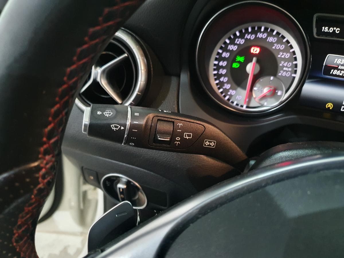 Mercedes-Benz CLA 200 CDI KIT AMG · Ano 2015 — image 38