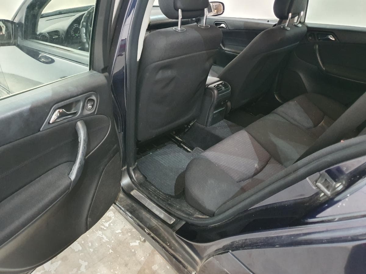 Mercedes-Benz C200 CDI · Ano 2004 — imagen 20