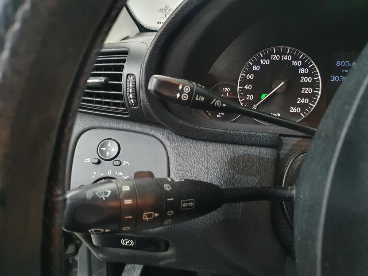 Mercedes-Benz C200 CDI · Ano 2004 — imagen 35