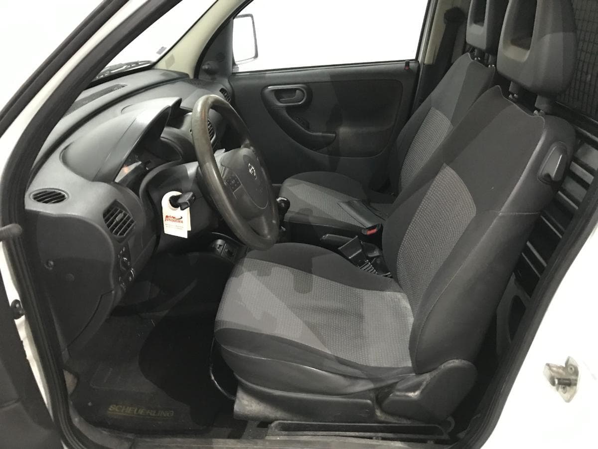 Opel Combo 1.3CDTI · Ano 2007 — image 28