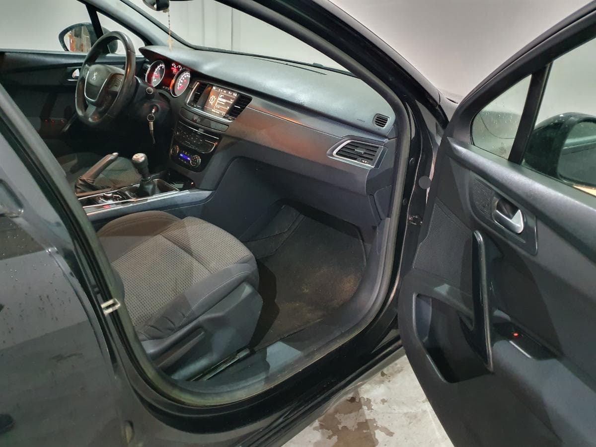 Peugeot 508 SW 1.6 HDI · Ano 2013 — image 32