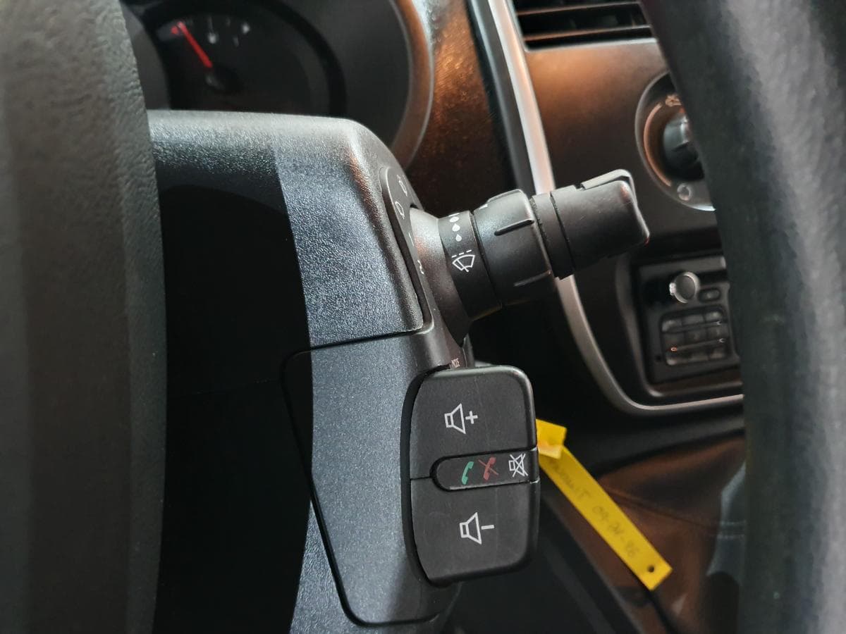 Renault Kangoo 1.5 DCI · Ano 2015 — image 23