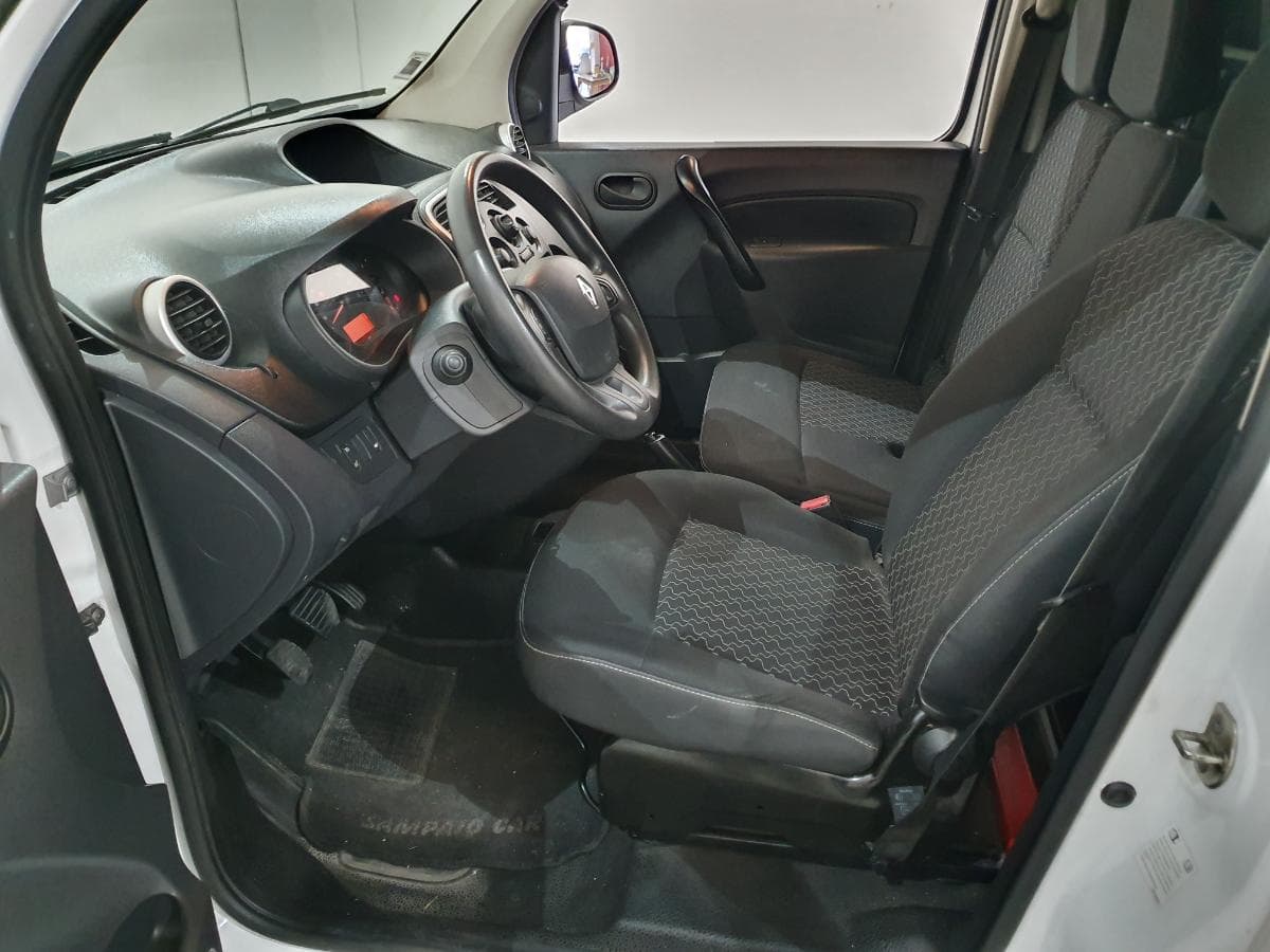 Renault Kangoo 1.5 DCI · Ano 2015 — image 24