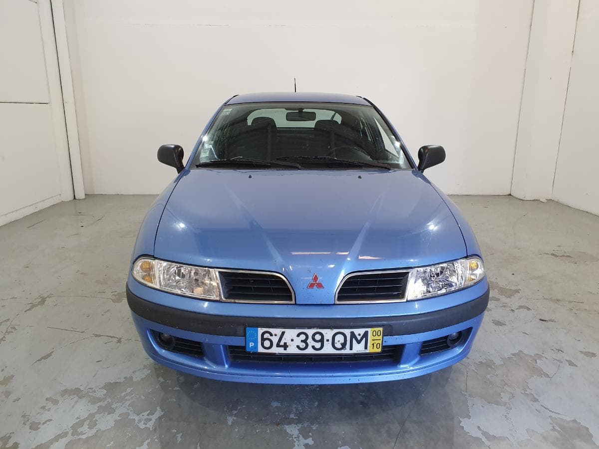 Mitsubishi Carisma 1.6 · Ano 2000 — imagen 3