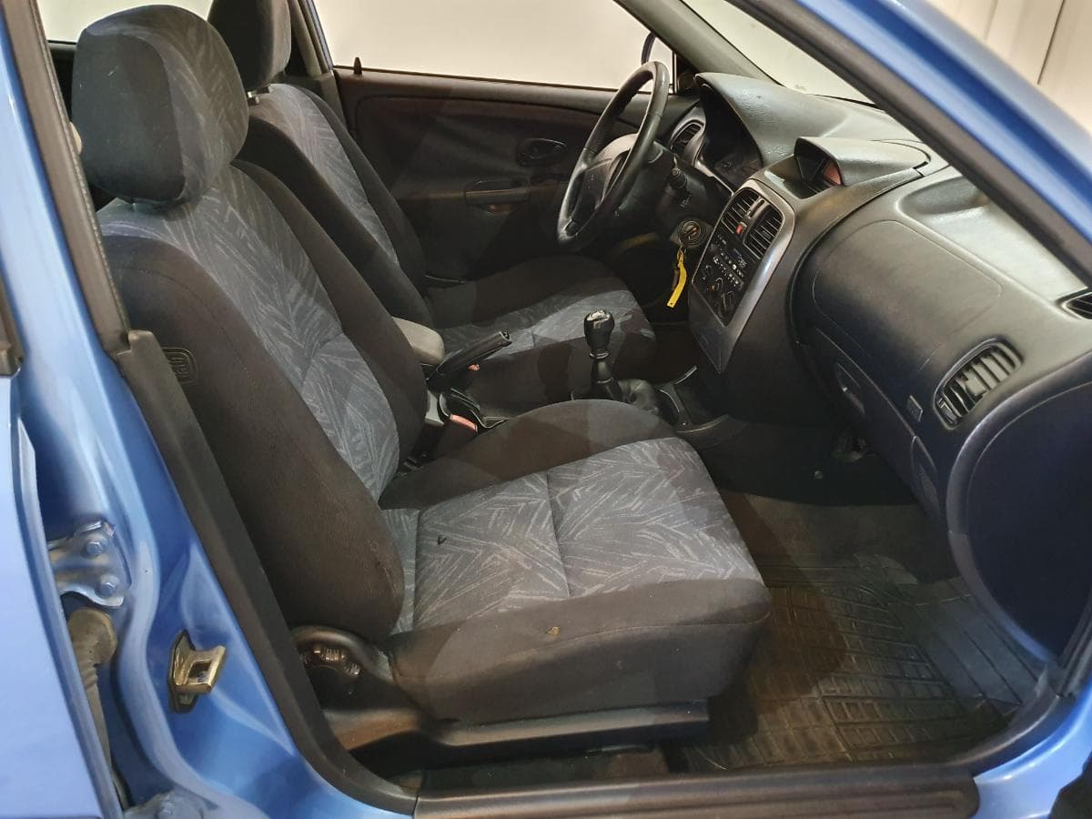 Mitsubishi Carisma 1.6 · Ano 2000 — imagen 32