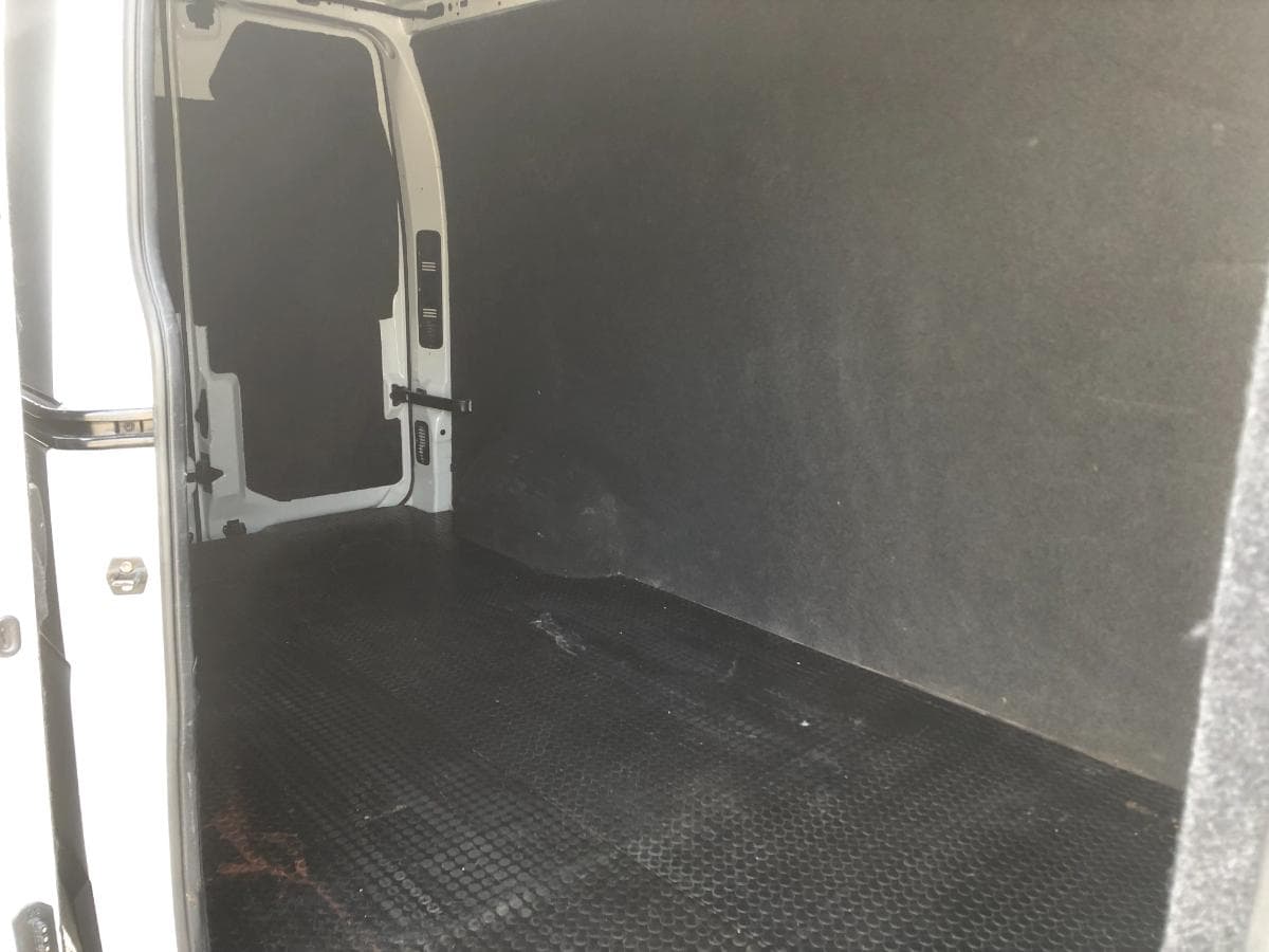 Renault Master · Ano 2017 — image 14
