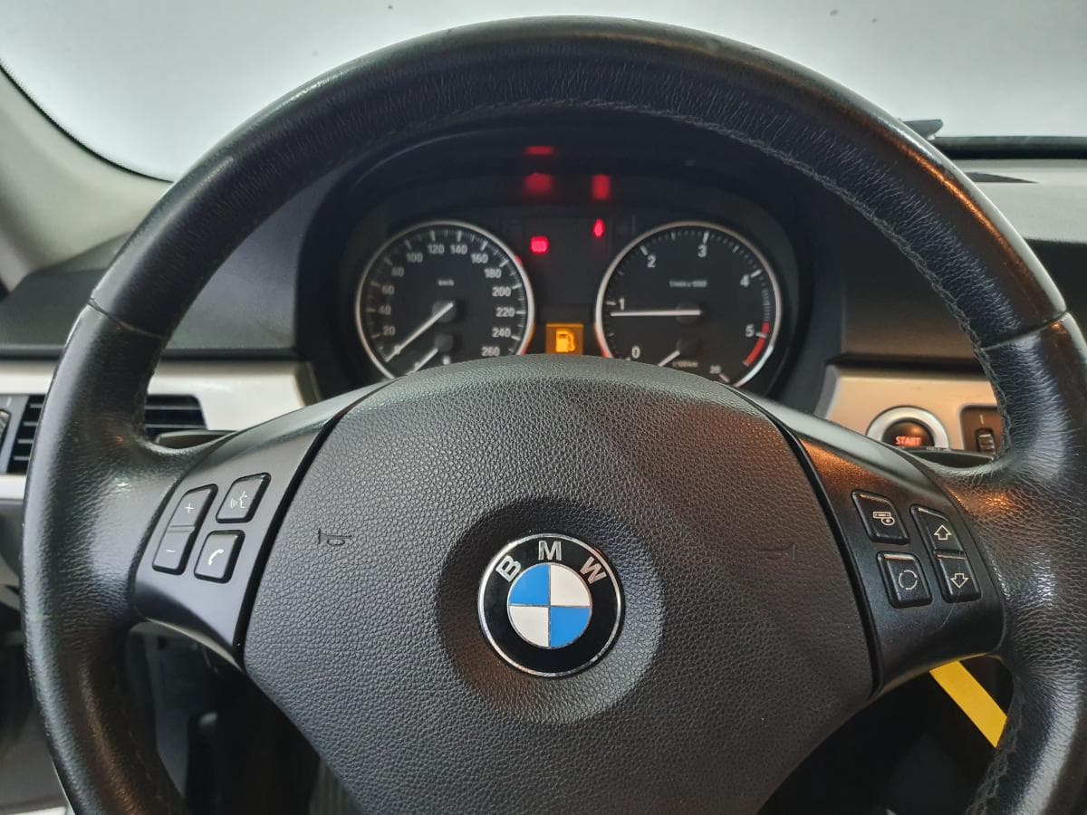 BMW 320D Touring · Ano 2008 — imagen 42