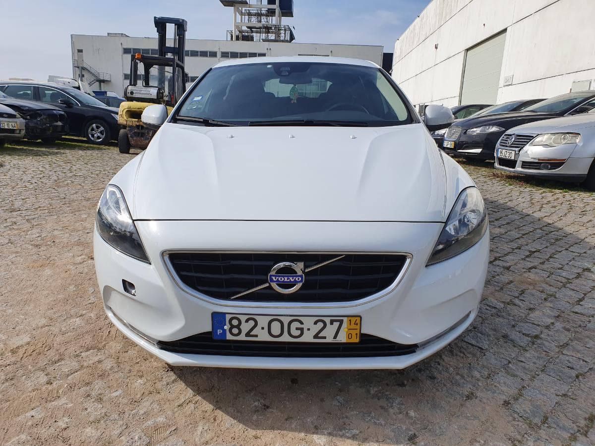 Volvo V40 1.6 D2 · Ano 2014 — image 3