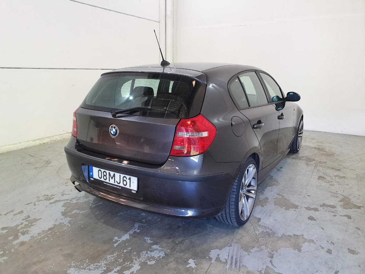 BMW 118D · Ano 2008 — imagen 6