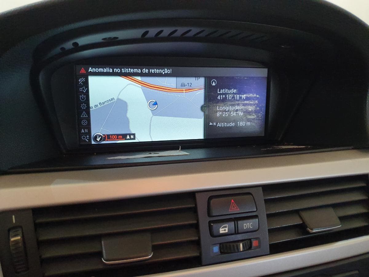 BMW 318D · Ano 2010 — image 34