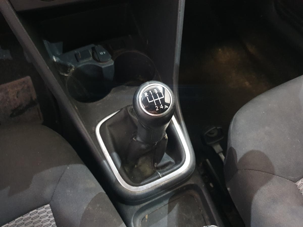 Volkswagen Polo 1.2 TDI · Ano 2011 — image 38