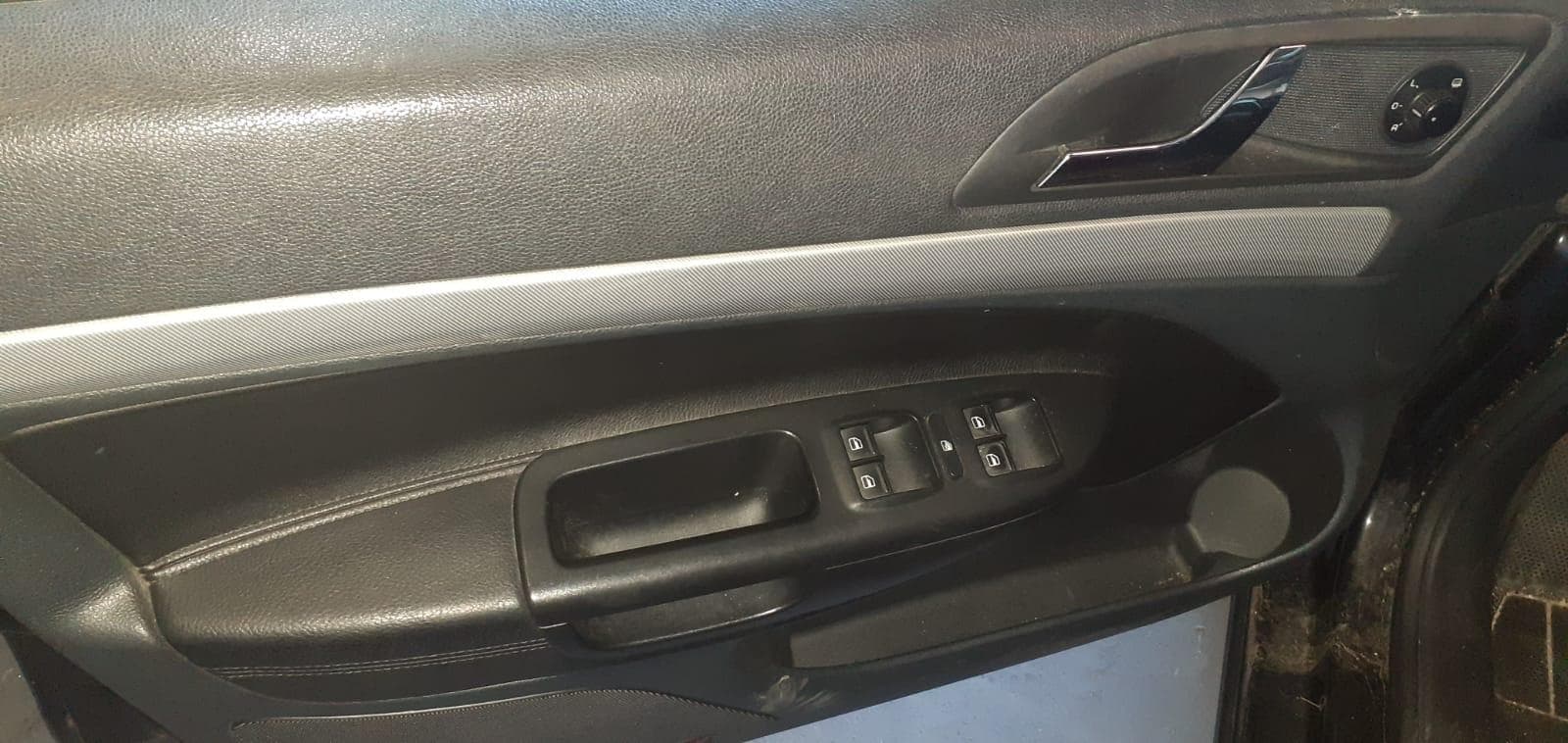 Skoda Octávia II Combi 2.0 TDI · Ano 2009 — image 15