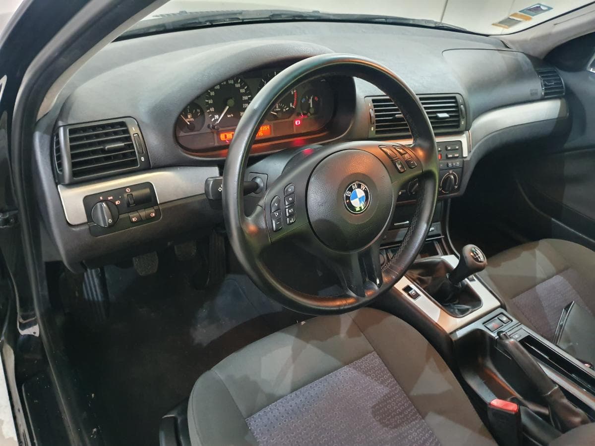 BMW 320D Touring · Ano 2002 — imagen 21