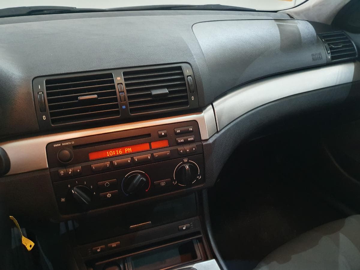 BMW 320D Touring · Ano 2002 — imagen 29