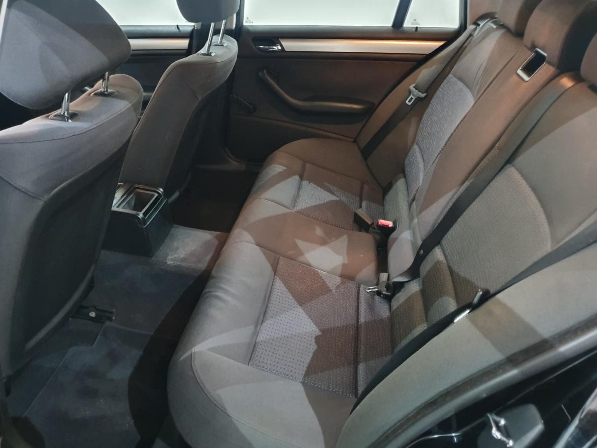 BMW 320D Touring · Ano 2002 — imagen 36