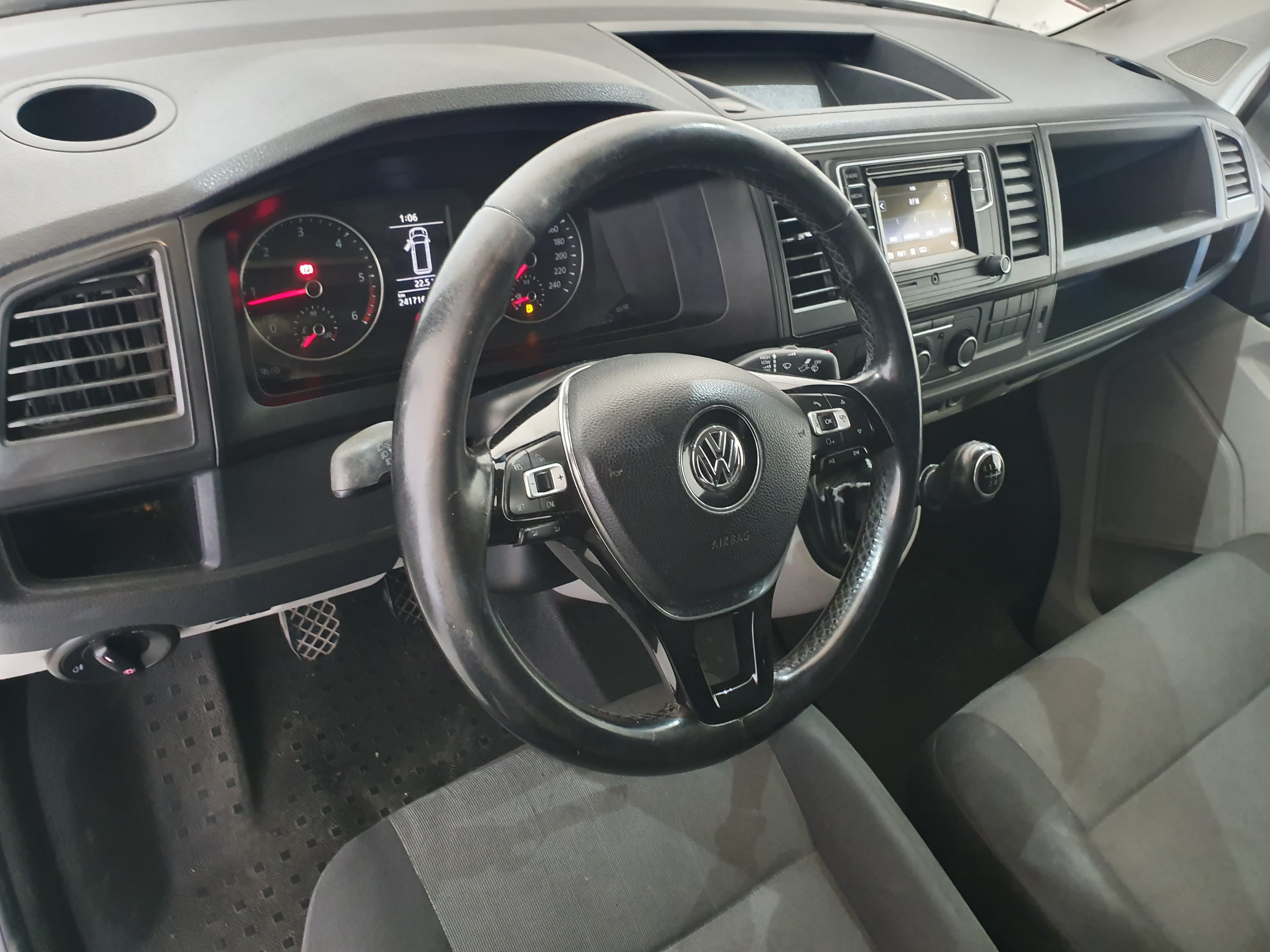 Volkswagen Transporter 2.0 TDI · Ano 2016 — imagem 36