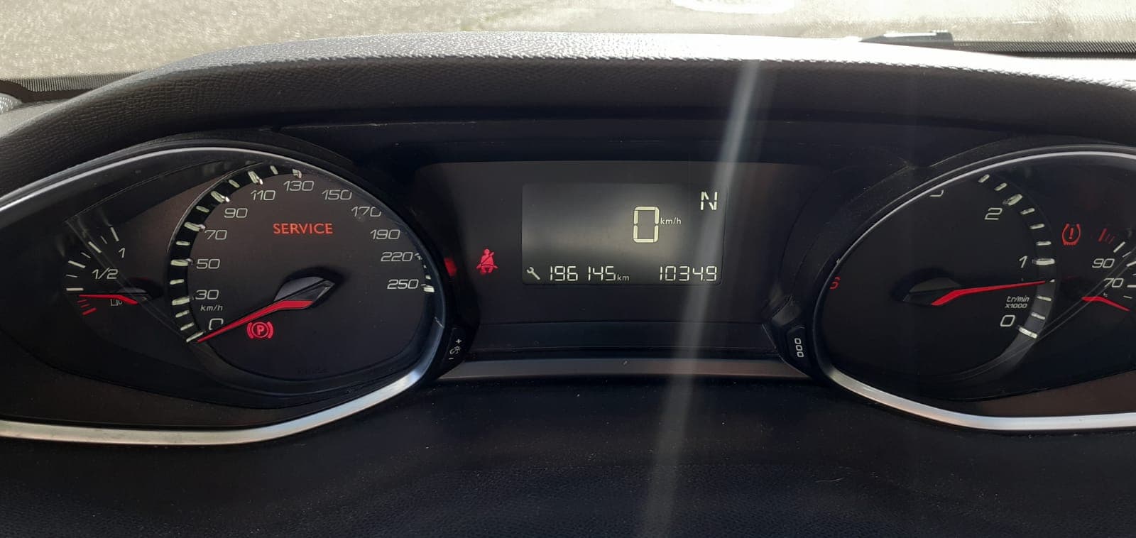 Peugeot 308 SW 1.6 HDI · Ano 2015 — imagem 14