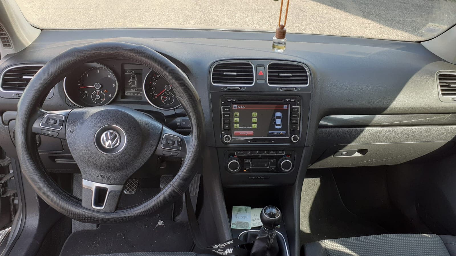 Volkswagen Golf 2.0 TDI · Ano 2009 — image 16
