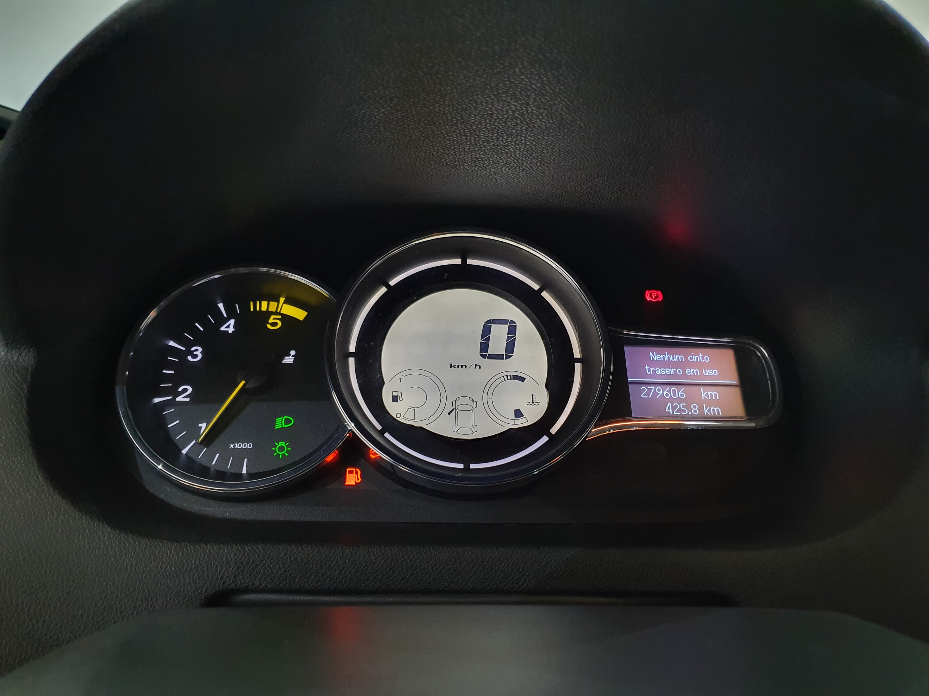 Renault Mégane 1.5 DCI · Ano 2015 — image 40