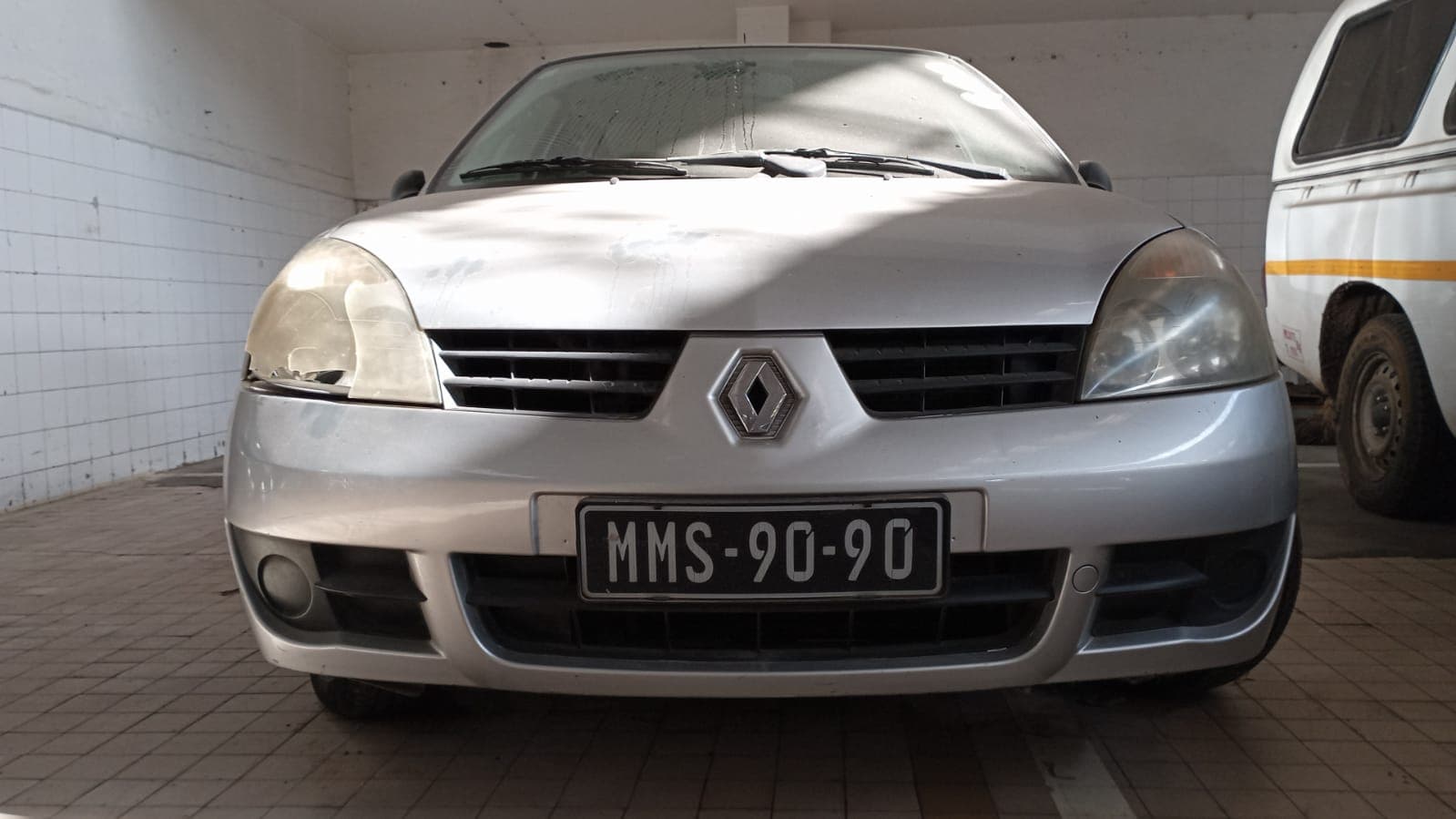 Renault Clio — image 13