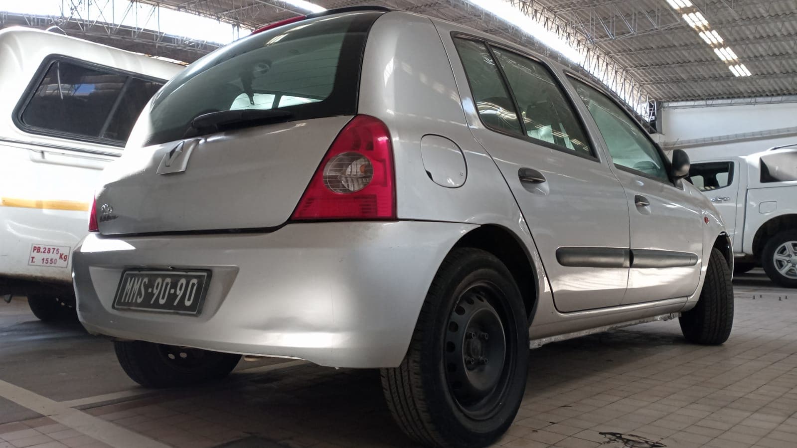 Renault Clio — image 7