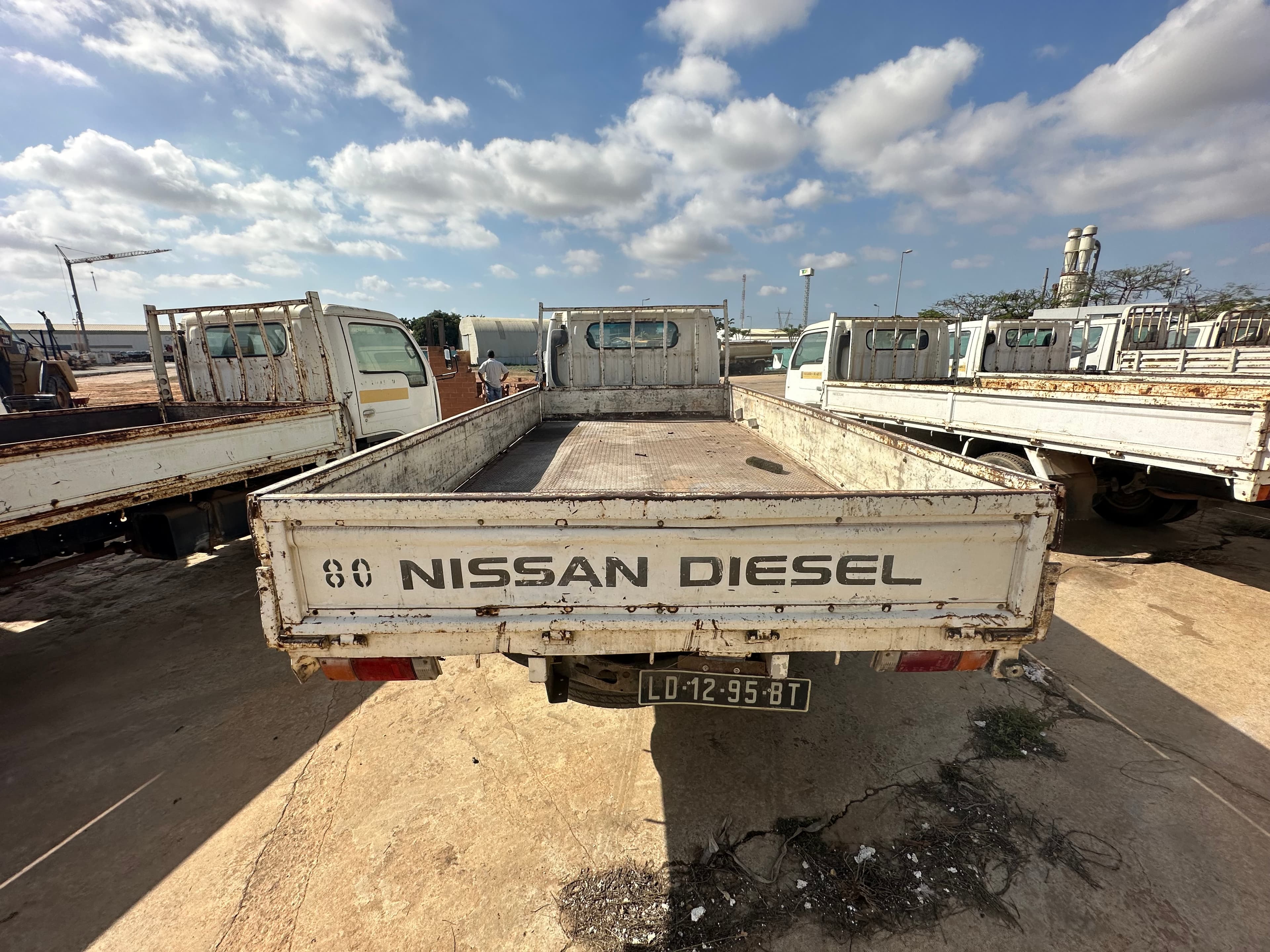 Nissan Cabstar NU41H4 — imagen 3