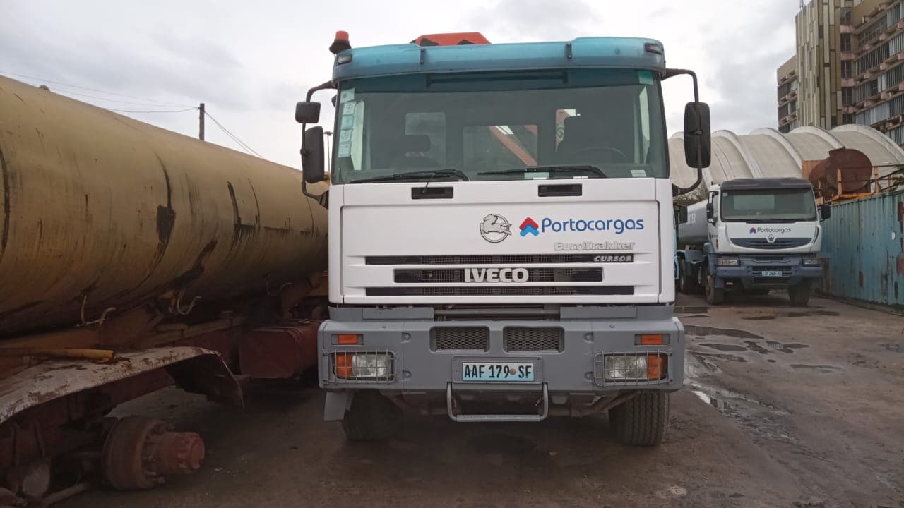 Camião Iveco EuroTrakker · 2003 — imagen 2