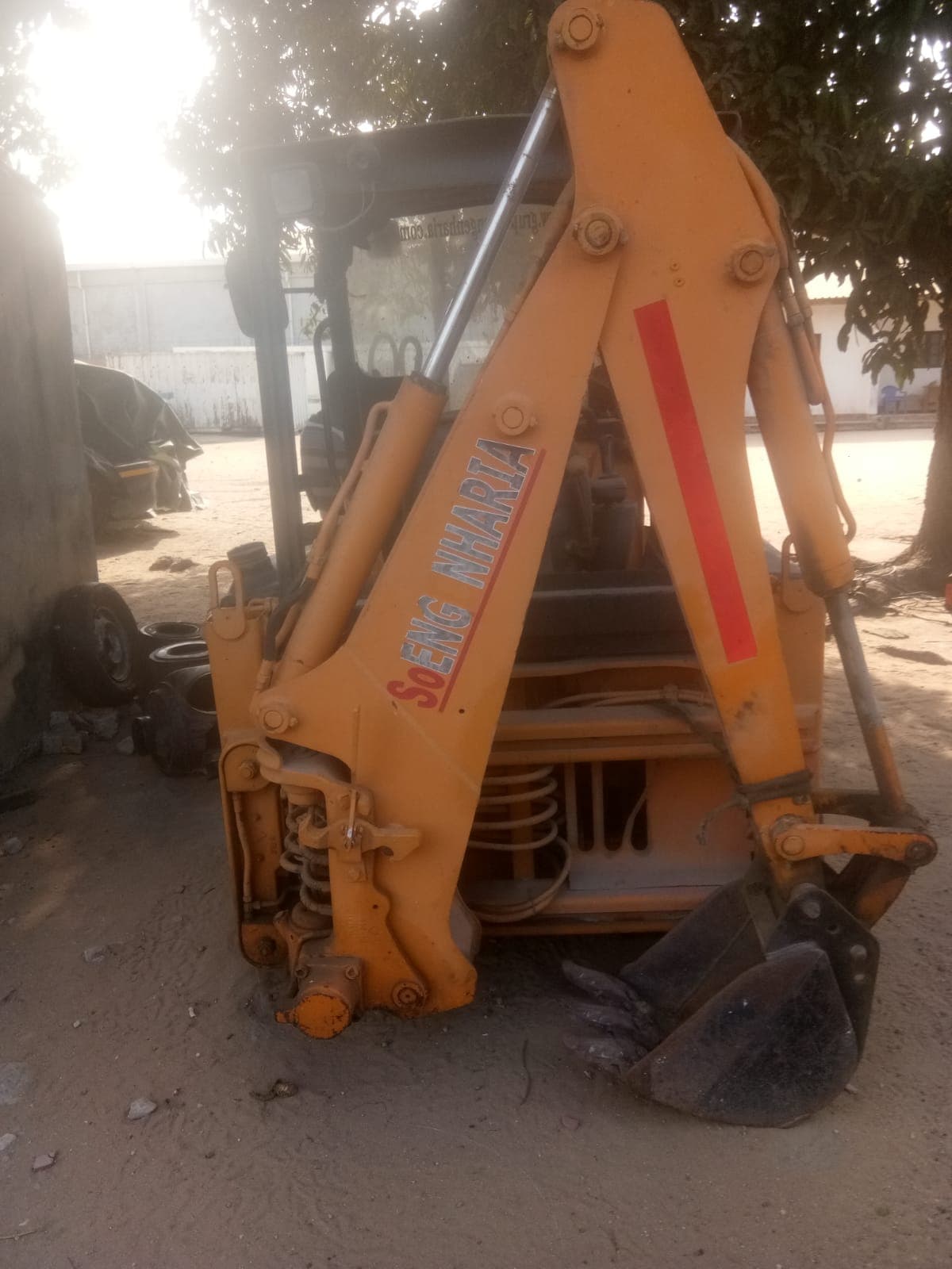 Mini escavadeora TLB JCB 2CX — imagem 4