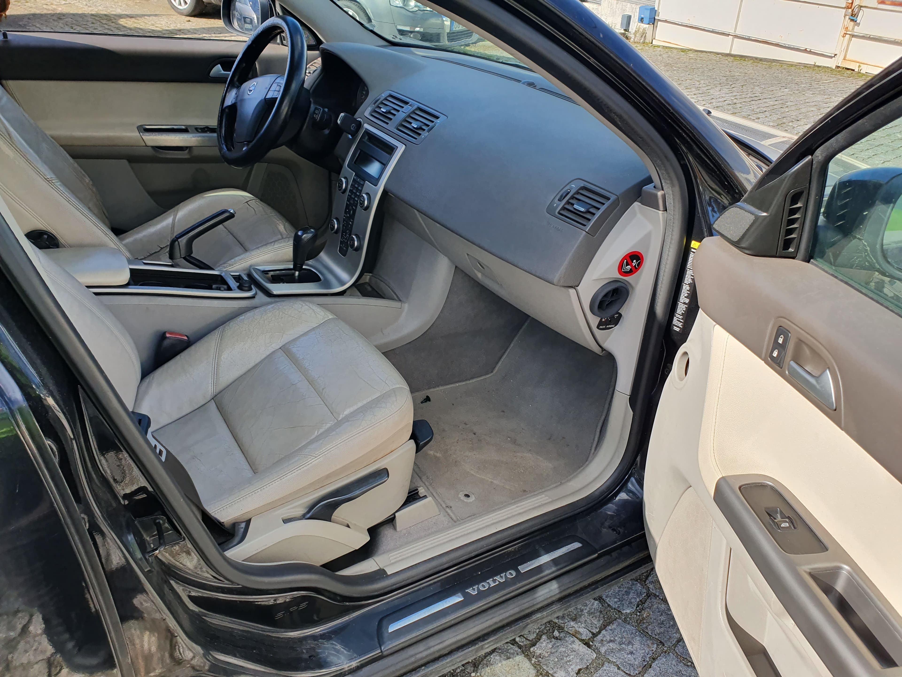 Volvo V50 · Ano 2008 — image 32