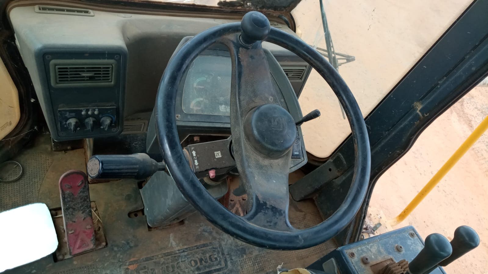 Pá carregadeira LiuGong ZL50CNX — imagem 8