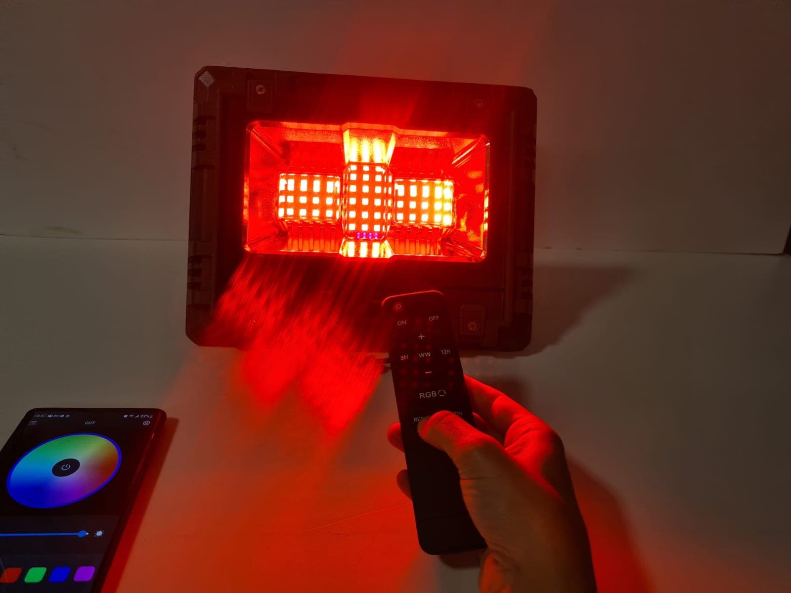 Foco Led e Painel Solar — imagem 3