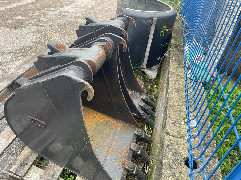 Giratória Yanmar Vio57 — image 13