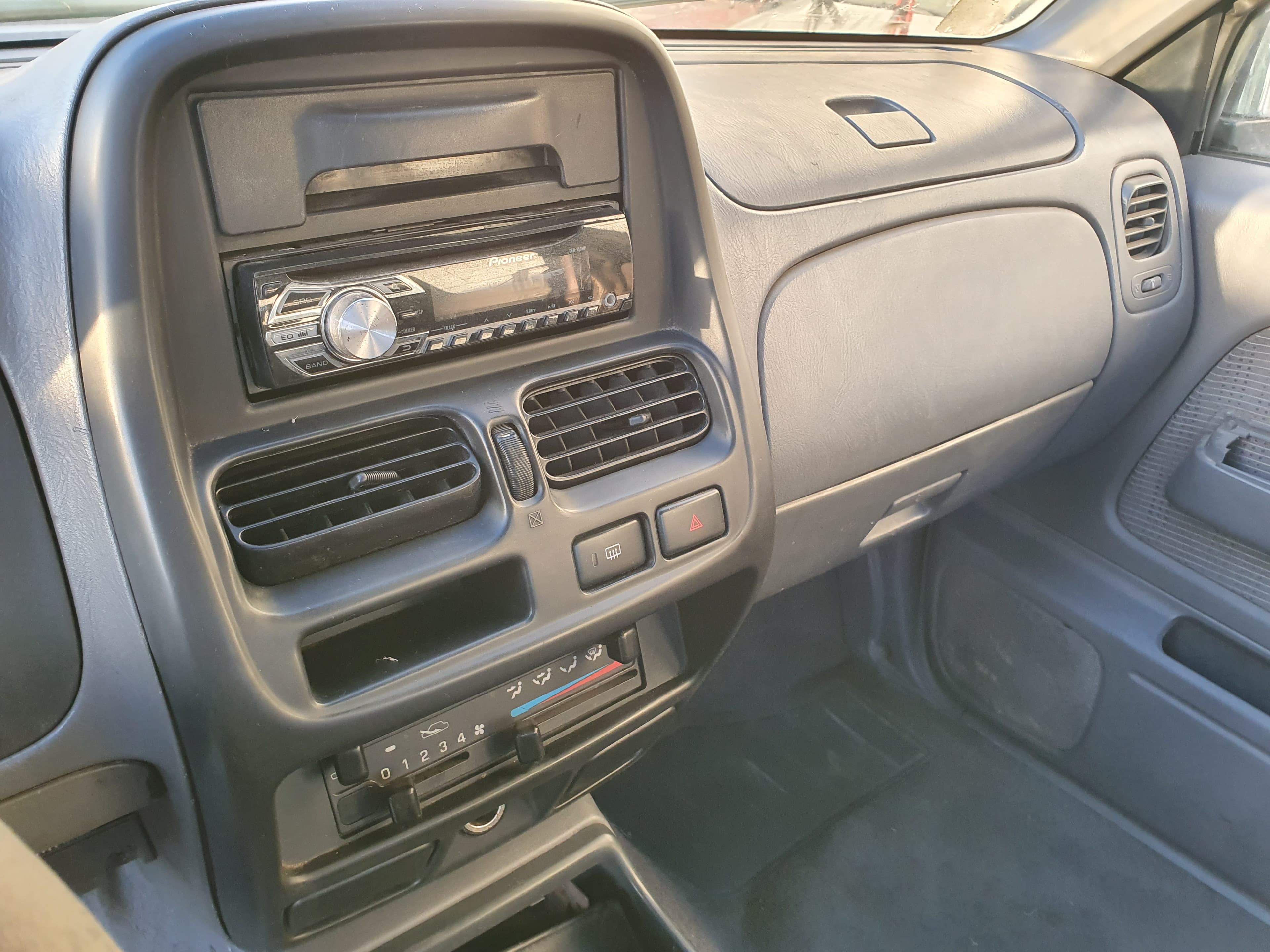 Nissan Navarra · Ano 2006 — image 23