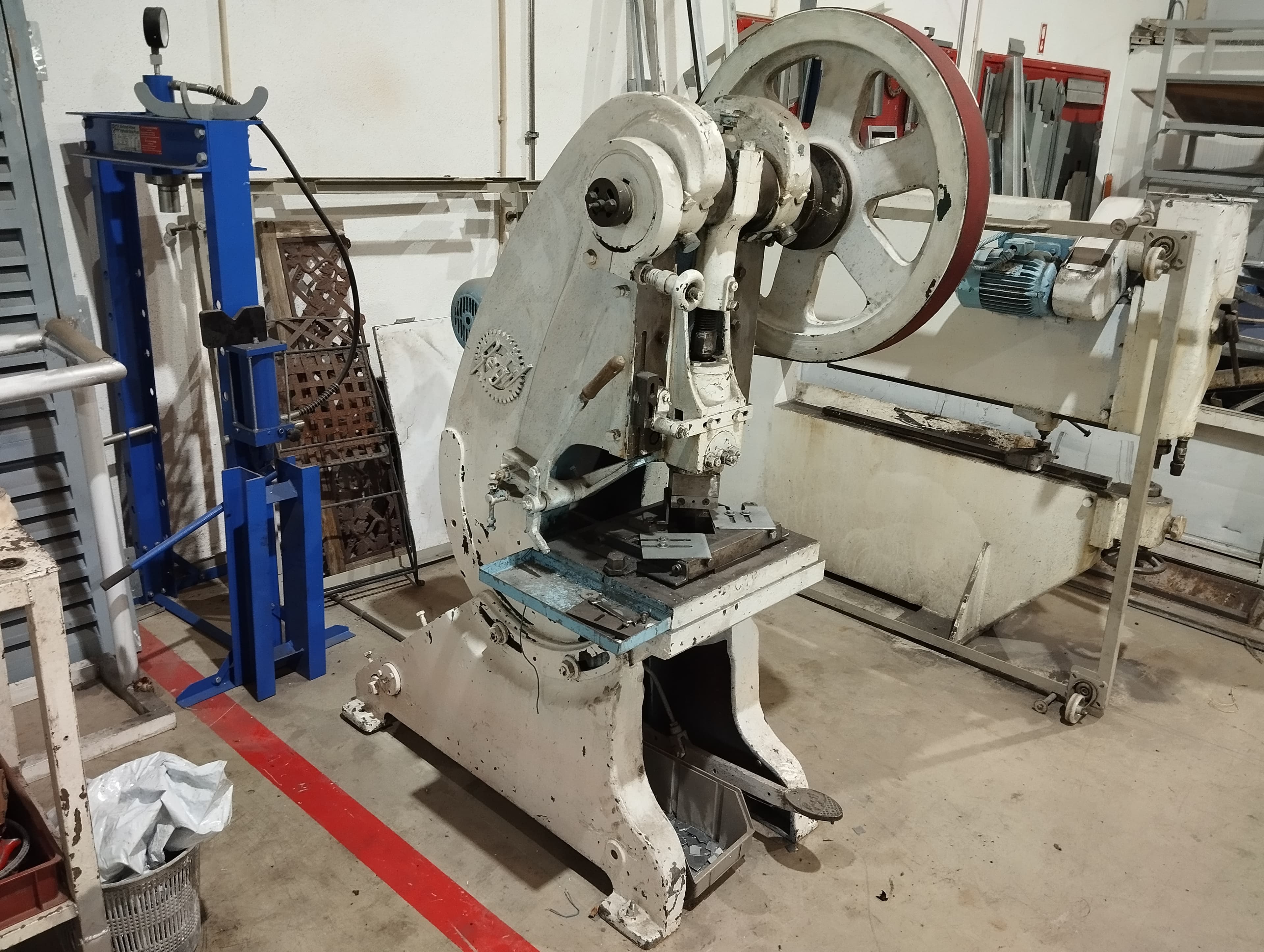 Equipamentos · Indústria Metalomecânica — image 16
