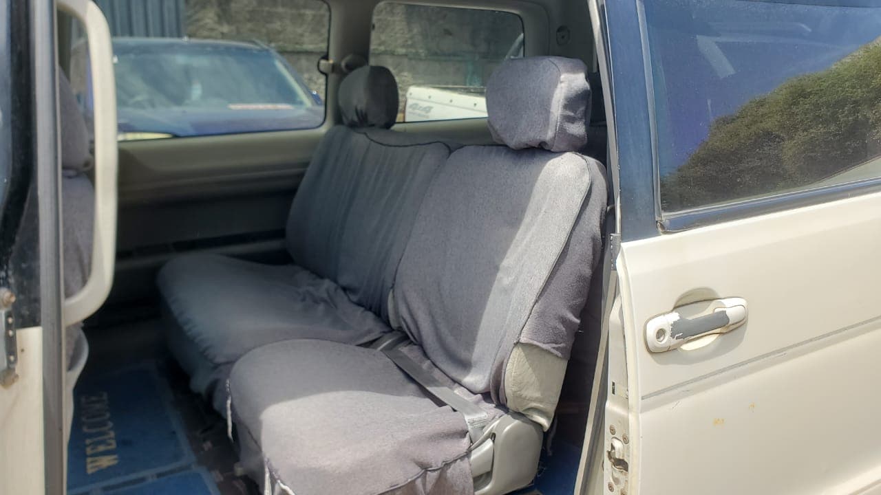 Toyota Noah · Ano 2001 — imagem 6