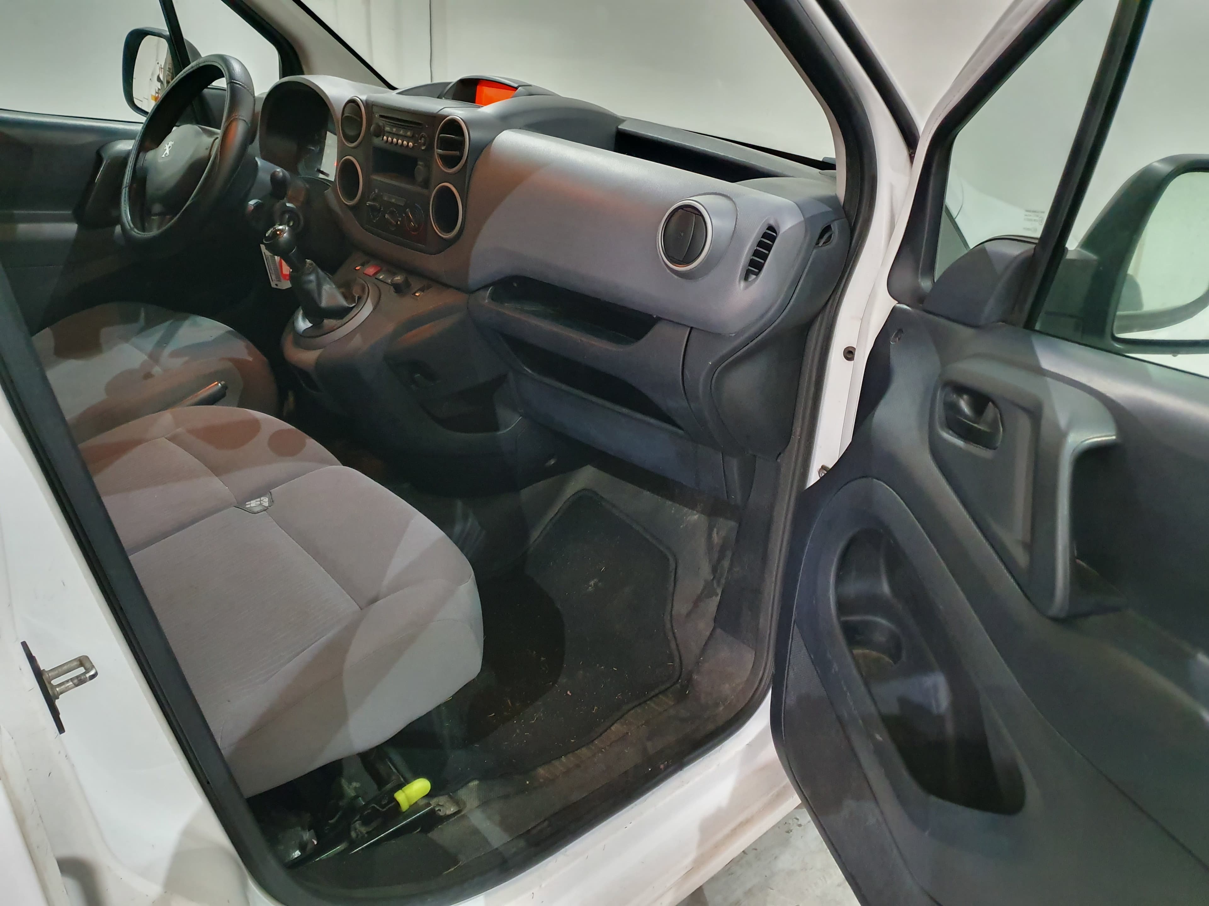 Peugeot Partner · Año 2015 — imagen 21