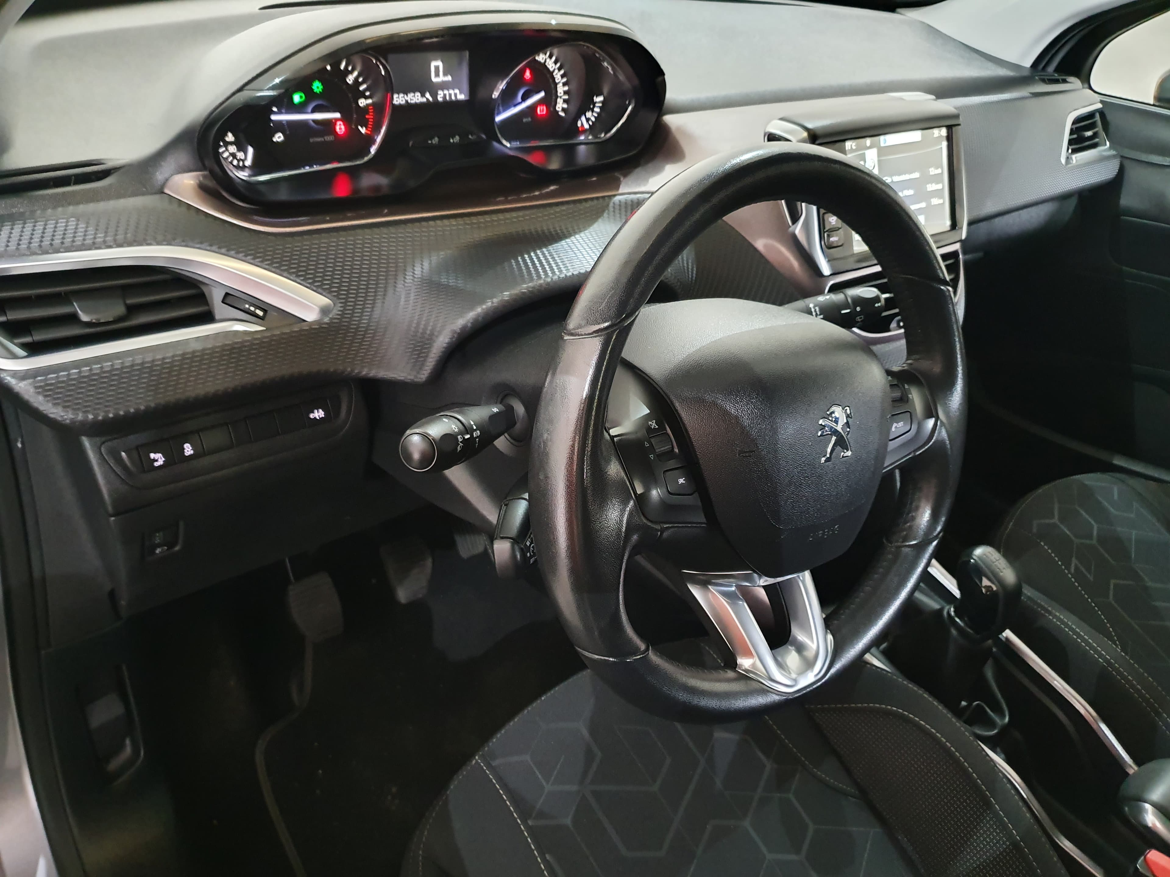 Peugeot 2008 · Ano 2014 — imagen 32