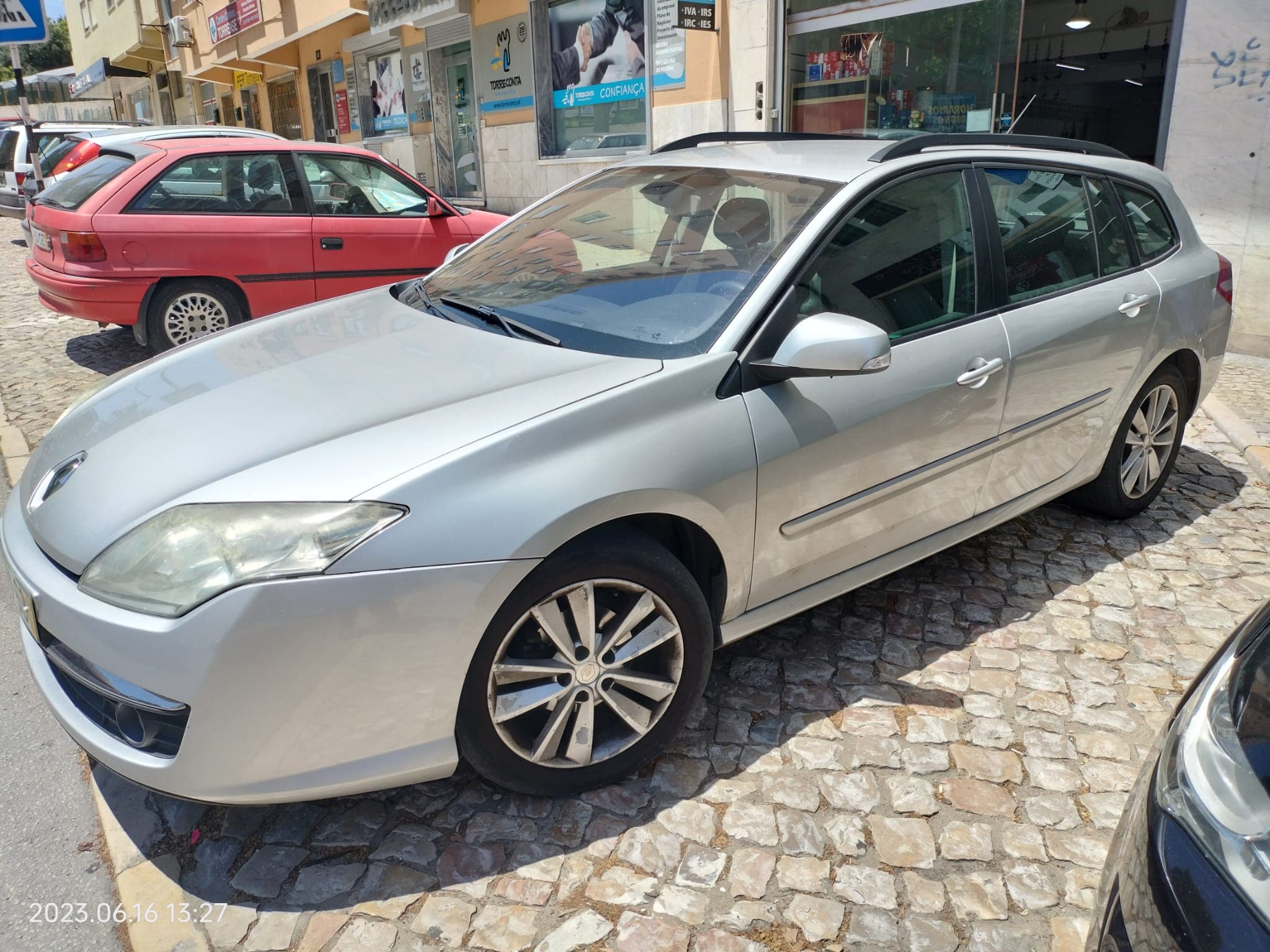 Renault Laguna 1.5 DCI · Ano 2008 — imagen 2