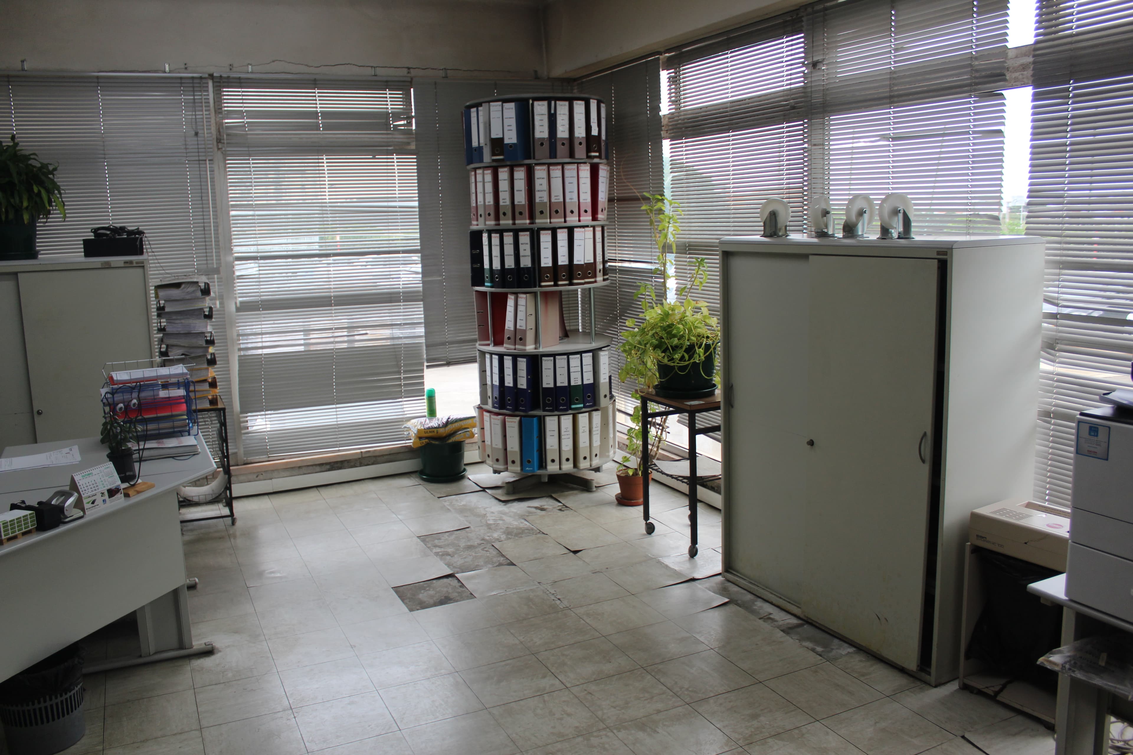 Equipamento de Escritório · Gabinete Médico · Balneário · Diversos — image 36
