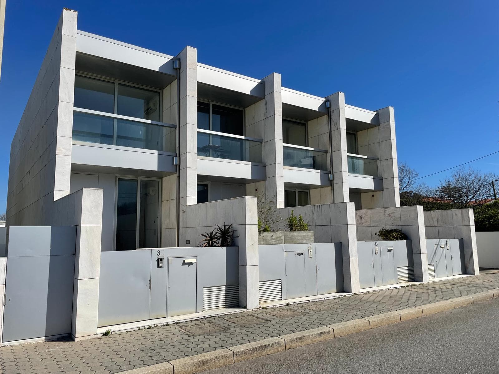 Moradia V2 · Arcozelo, Vila Nova de Gaia — image 2