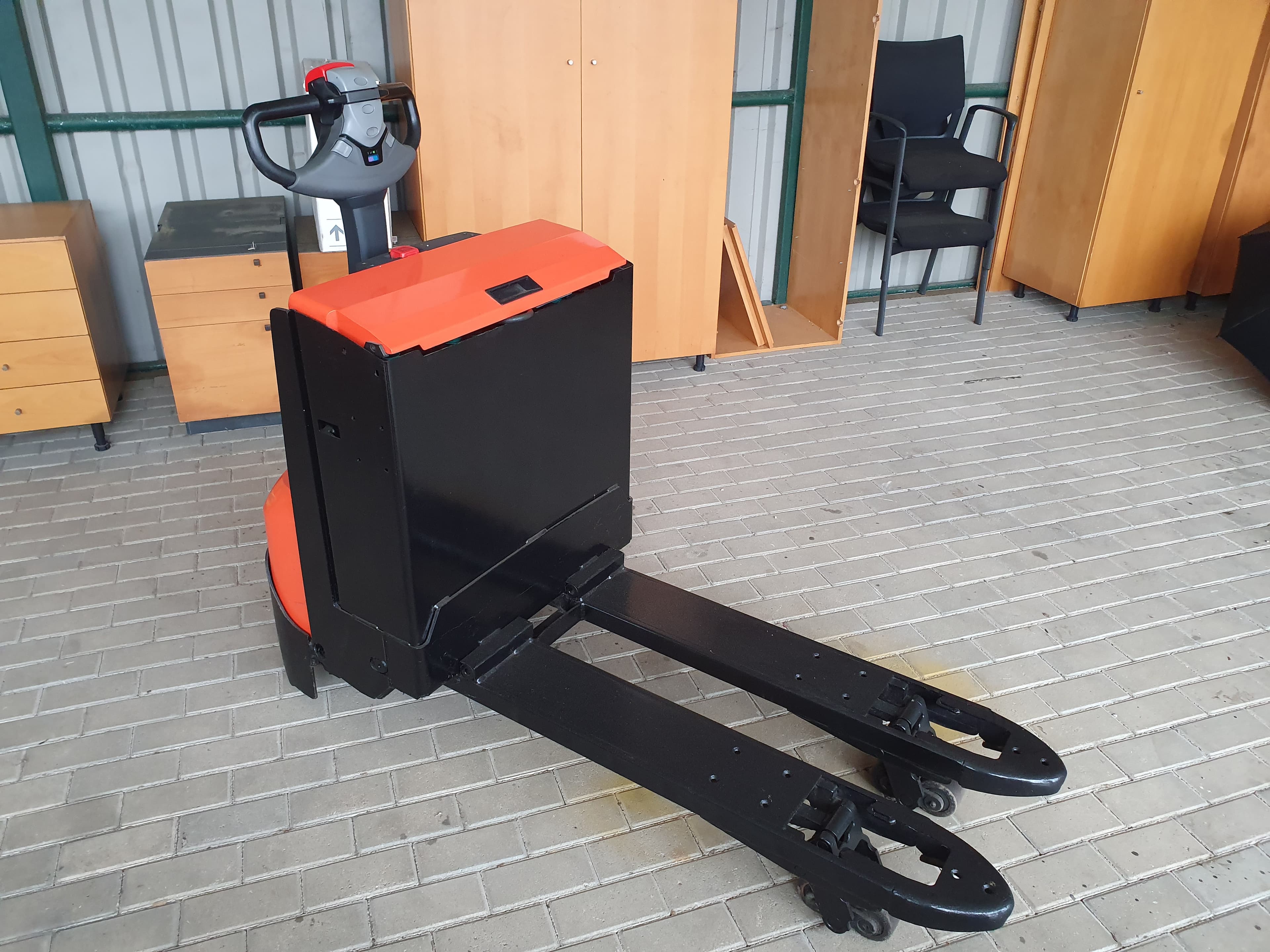 Porta Paletes BT LWE 180 — imagen 2