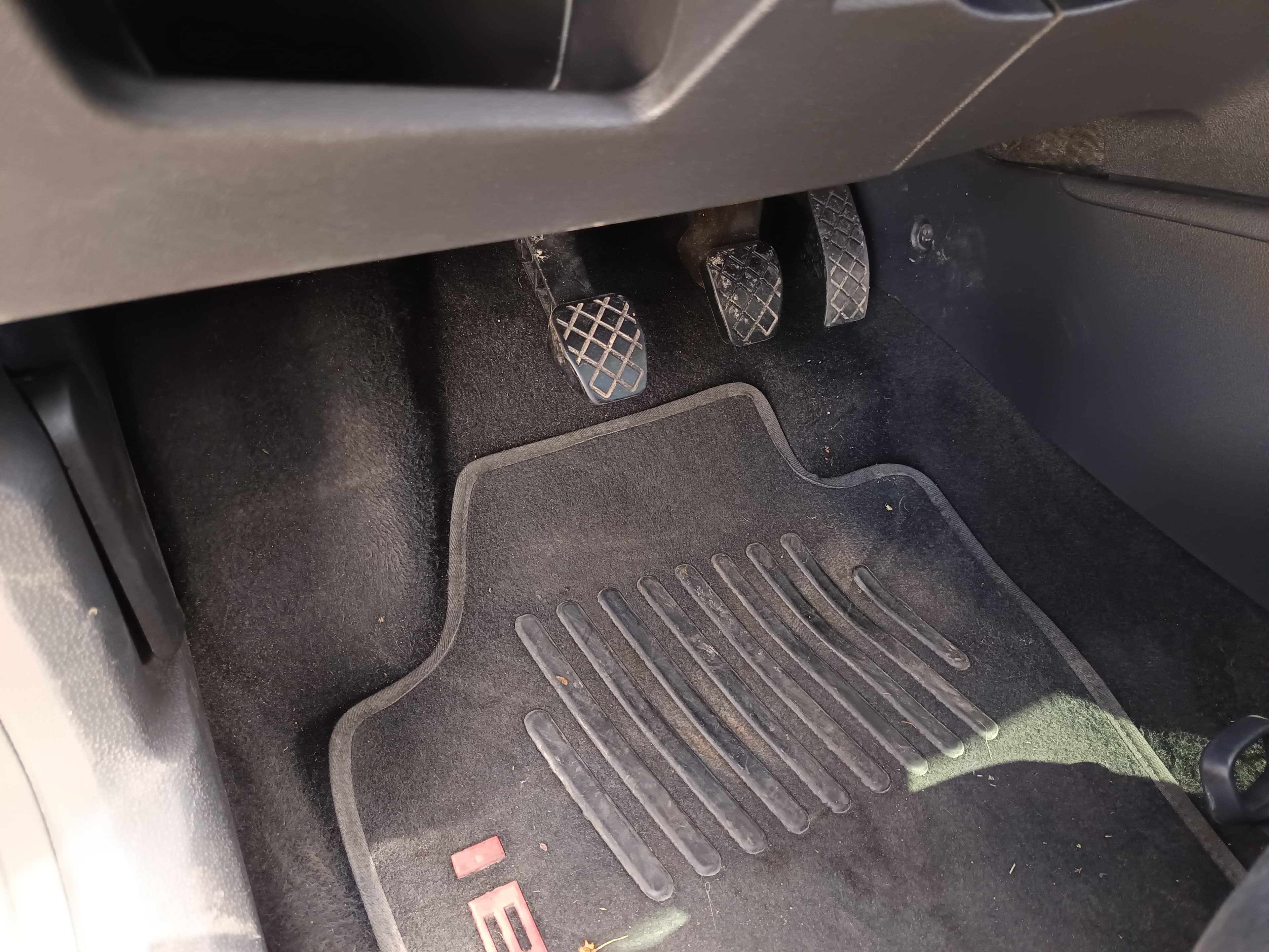 Seat Ibiza 1.4 TDI · Ano 2016 — image 35