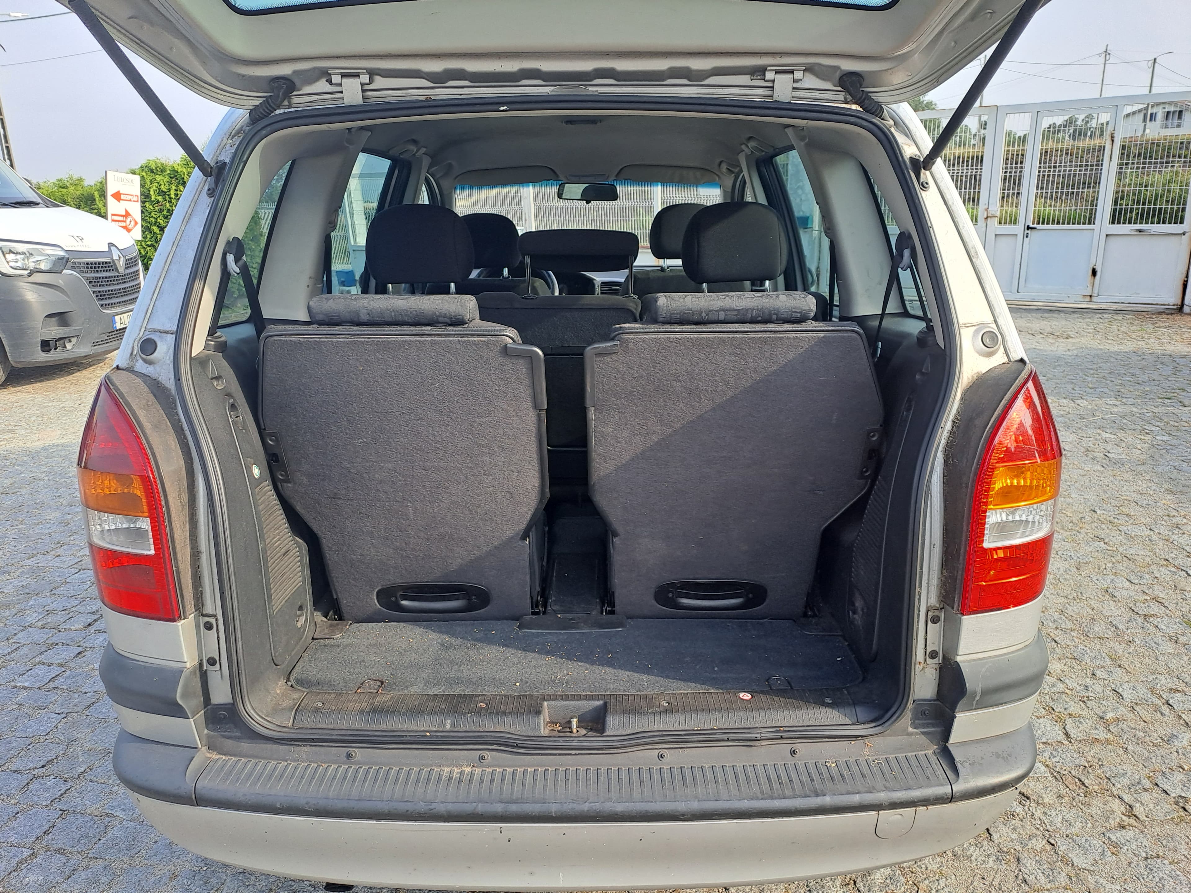 Opel Zafira 1.6 · 7 Lugares · Ano 2001 — imagen 7