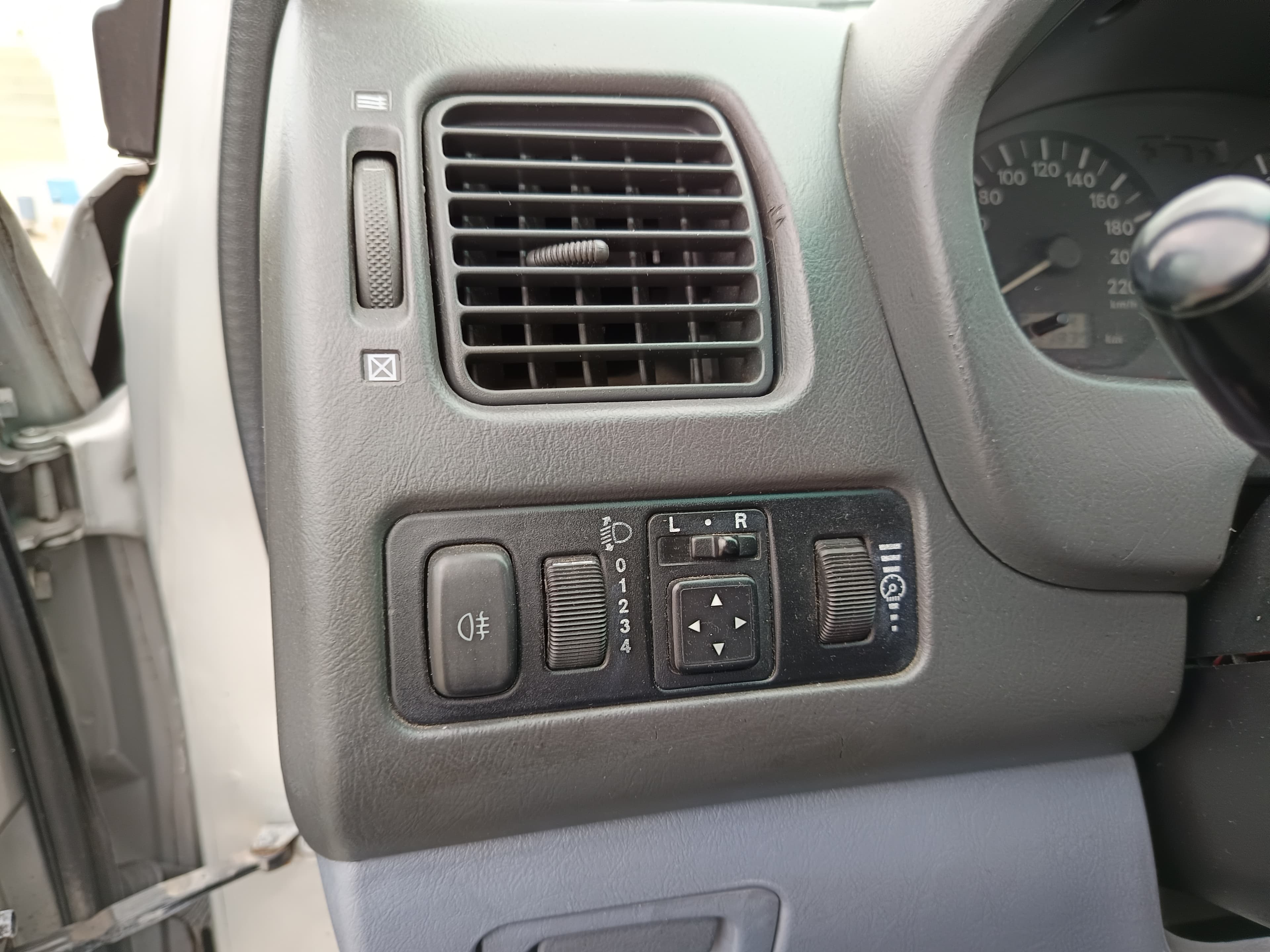 Mitsubishi Spacestar · Ano 2002 — image 41