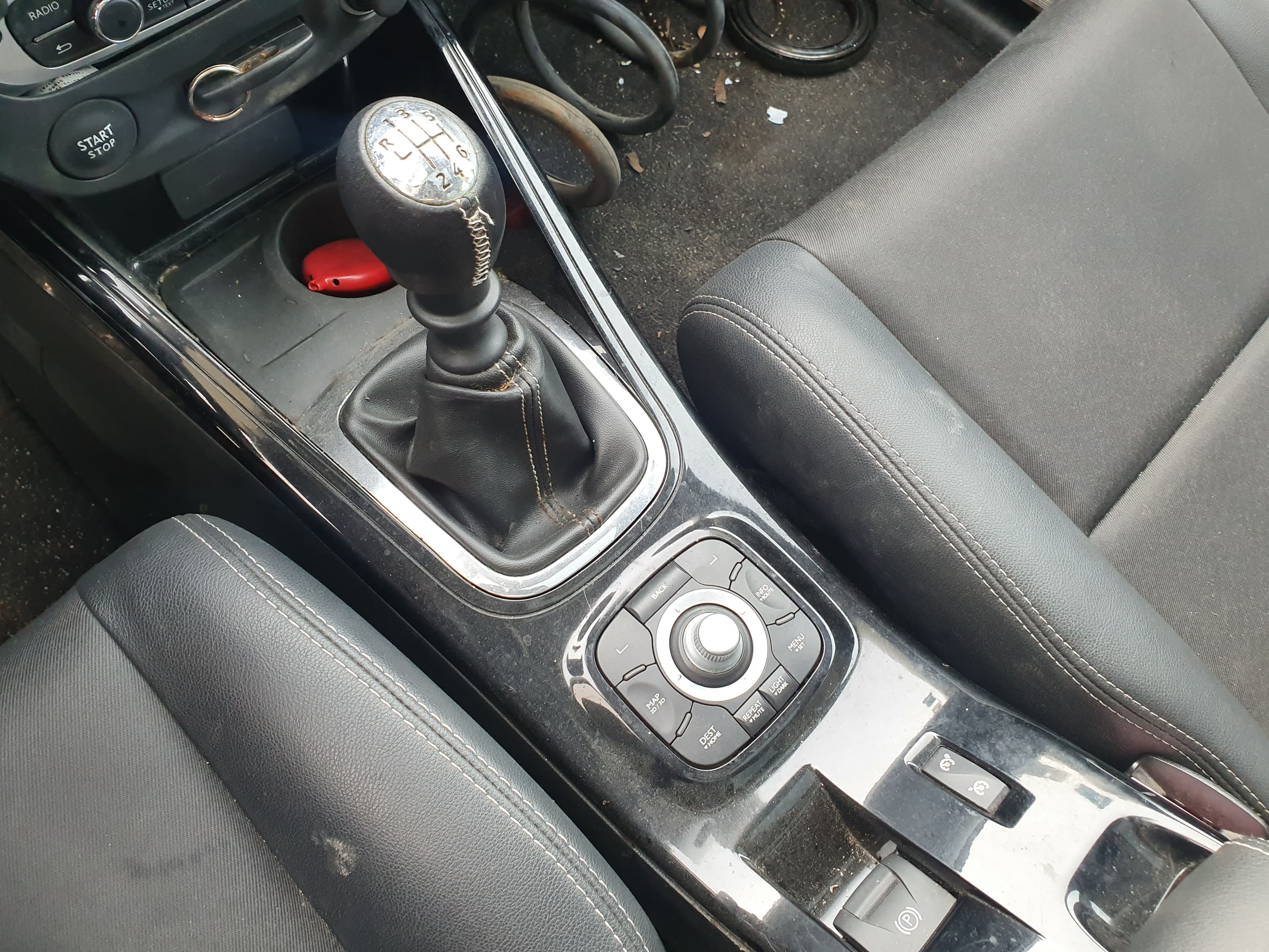 Renault Mégane · Ano 2012 — imagem 24