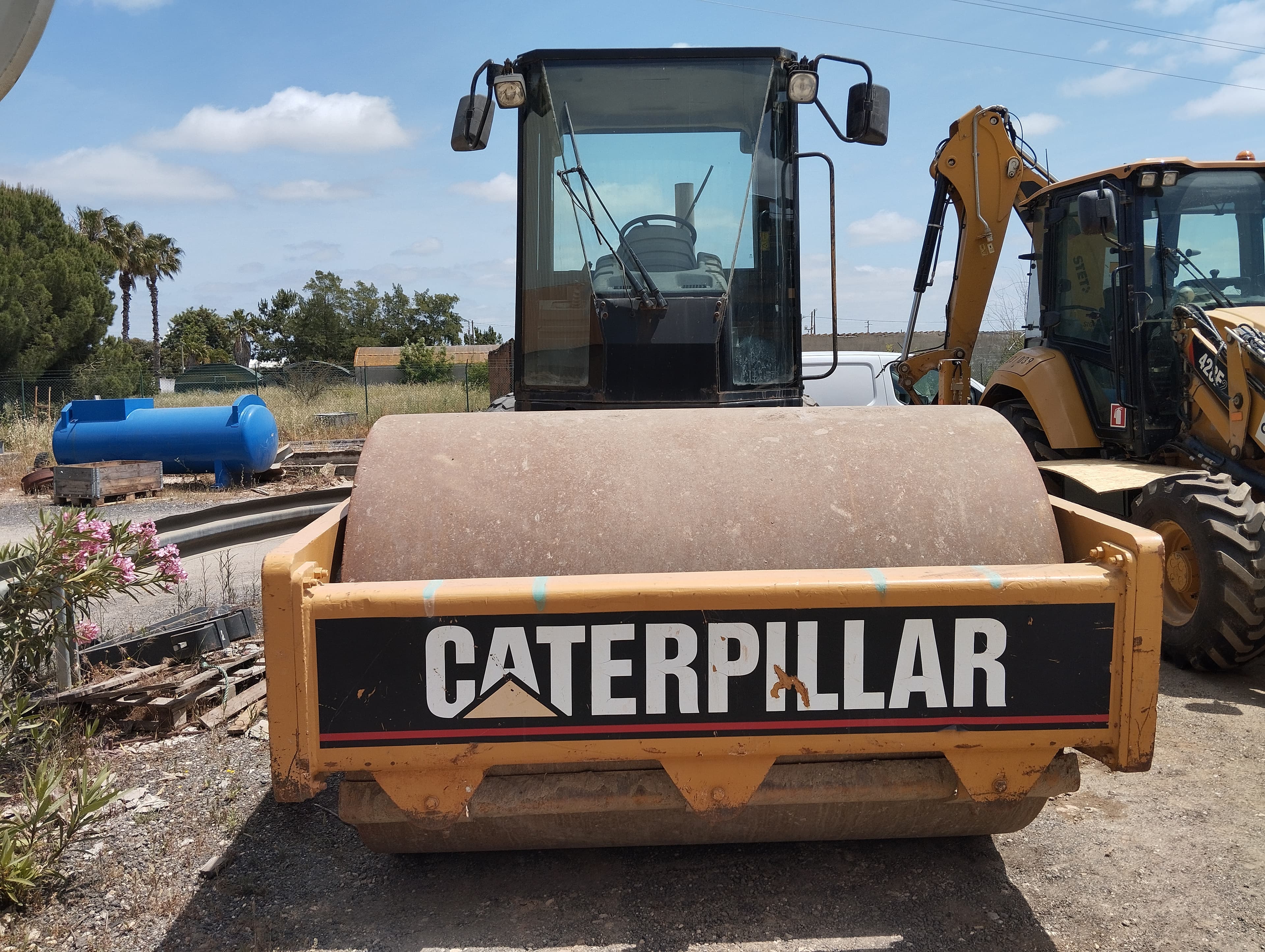 Cilindro Auto-Prop. Vibrador Solos 15 T Caterpillar CS 583 D — imagem 3