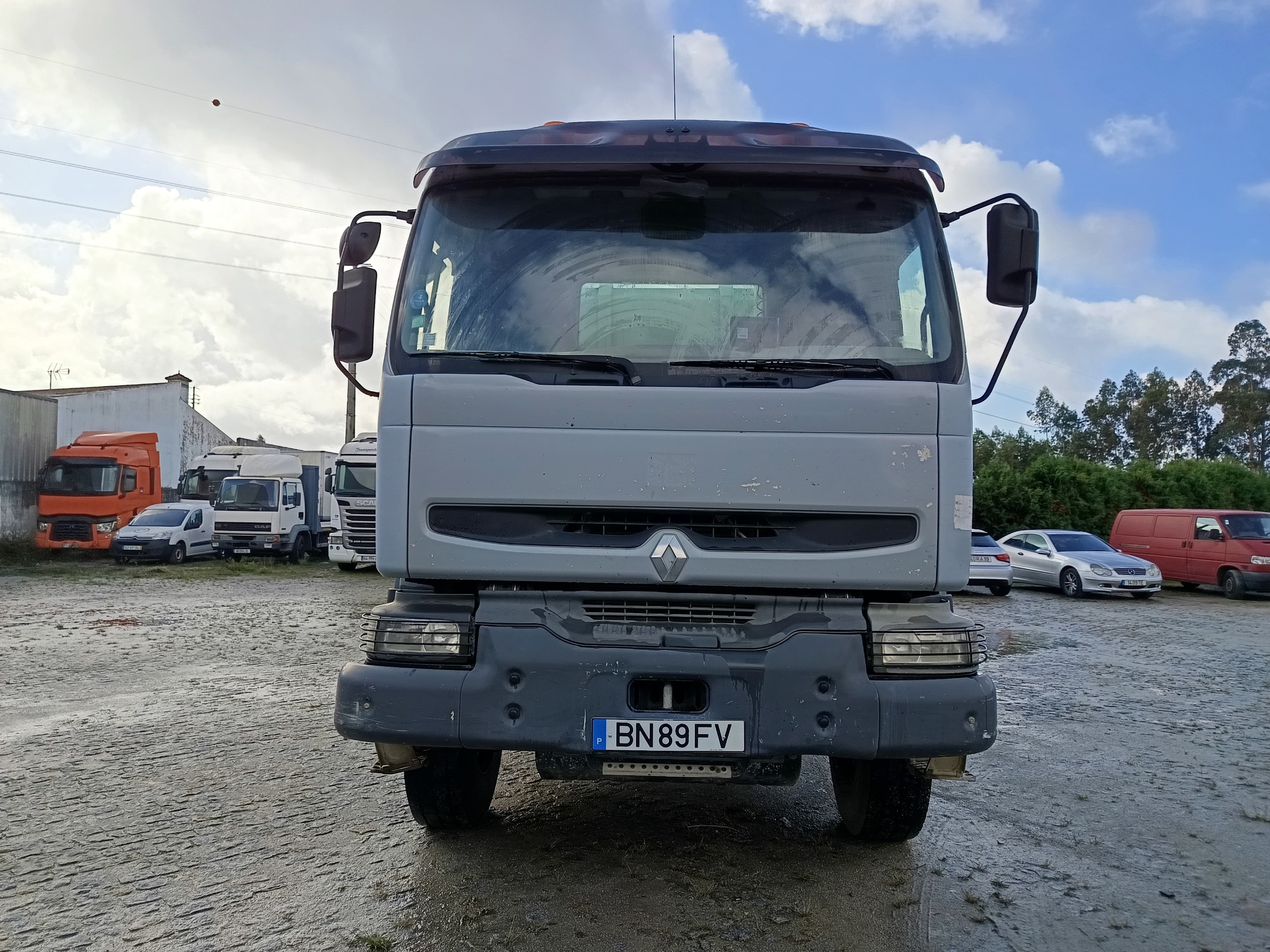 Renault 370 · Ano 2007 — imagem 2