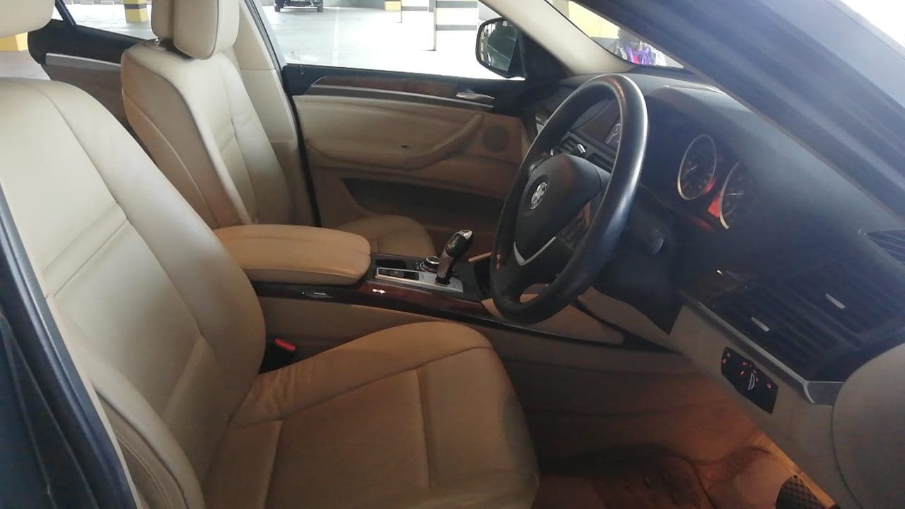 BMW X6 35i · Ano 2011 — image 9