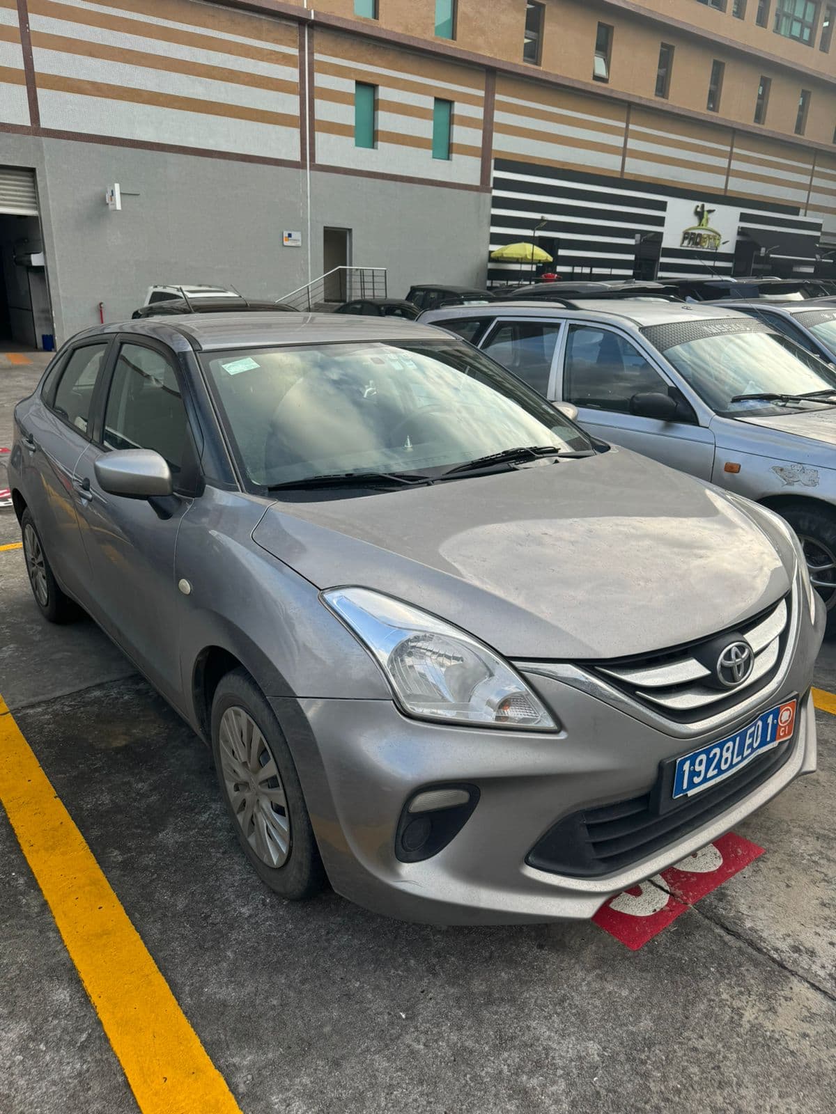 Véhicule léger TOYOTA STARLET — imagen 7