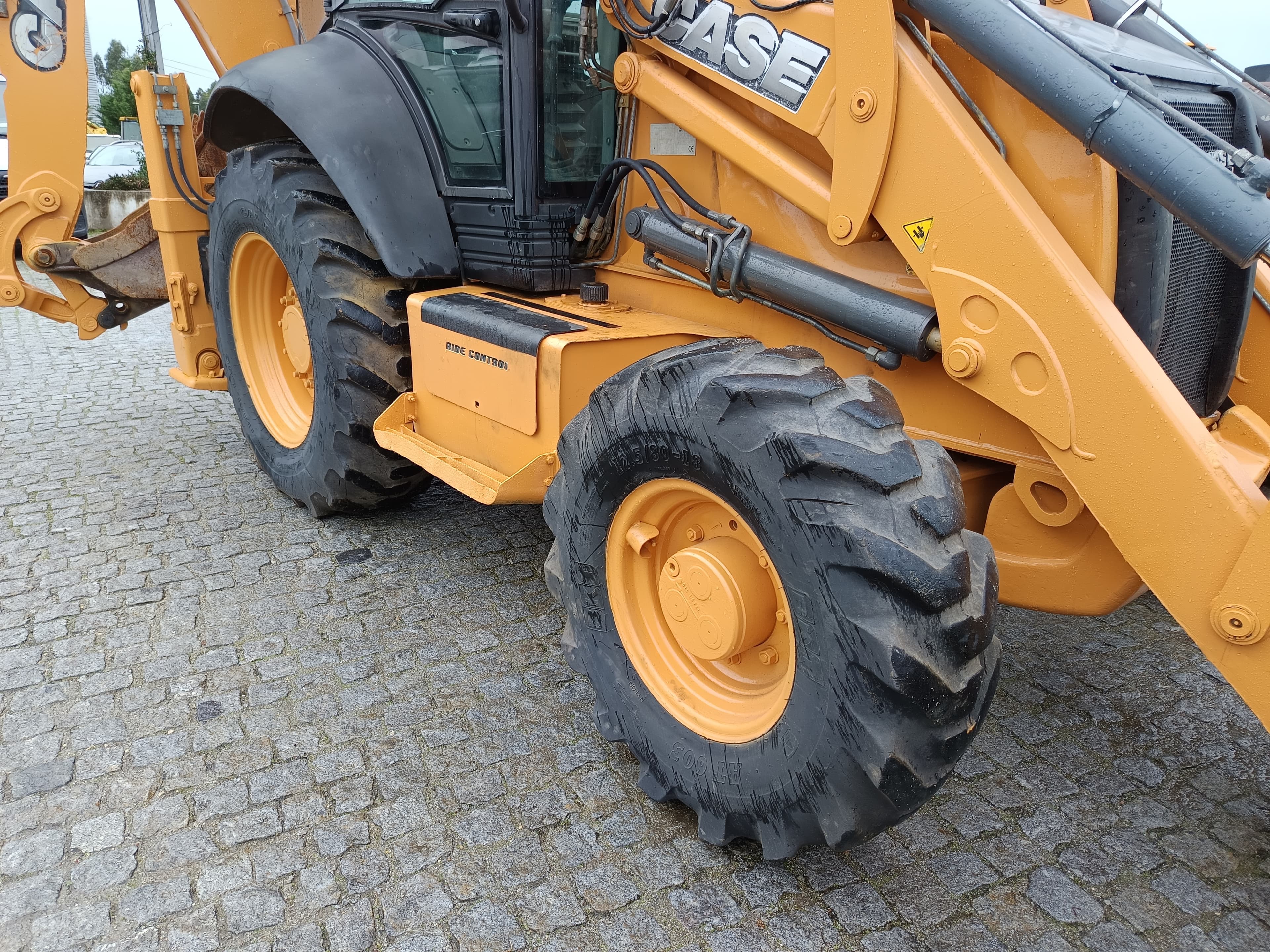 Retroescavadora Case 580 ST · Ano 2015 — imagen 7